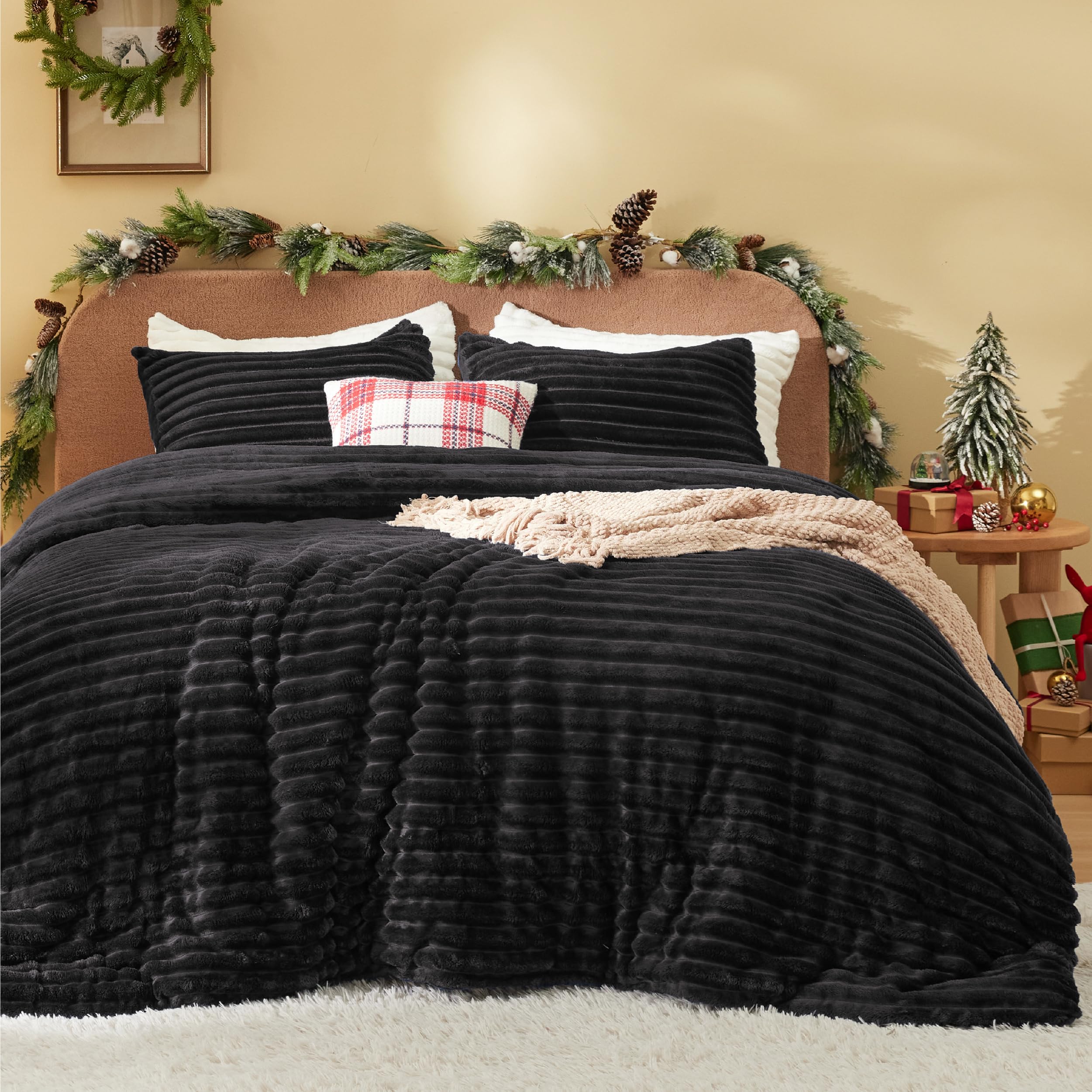 Bedsure Fluffy Comforter Set King - Super Soft Faux Fur Comforter King Size Black, Winter Warm Fleece Bedding Set, Plush Fuzzy B