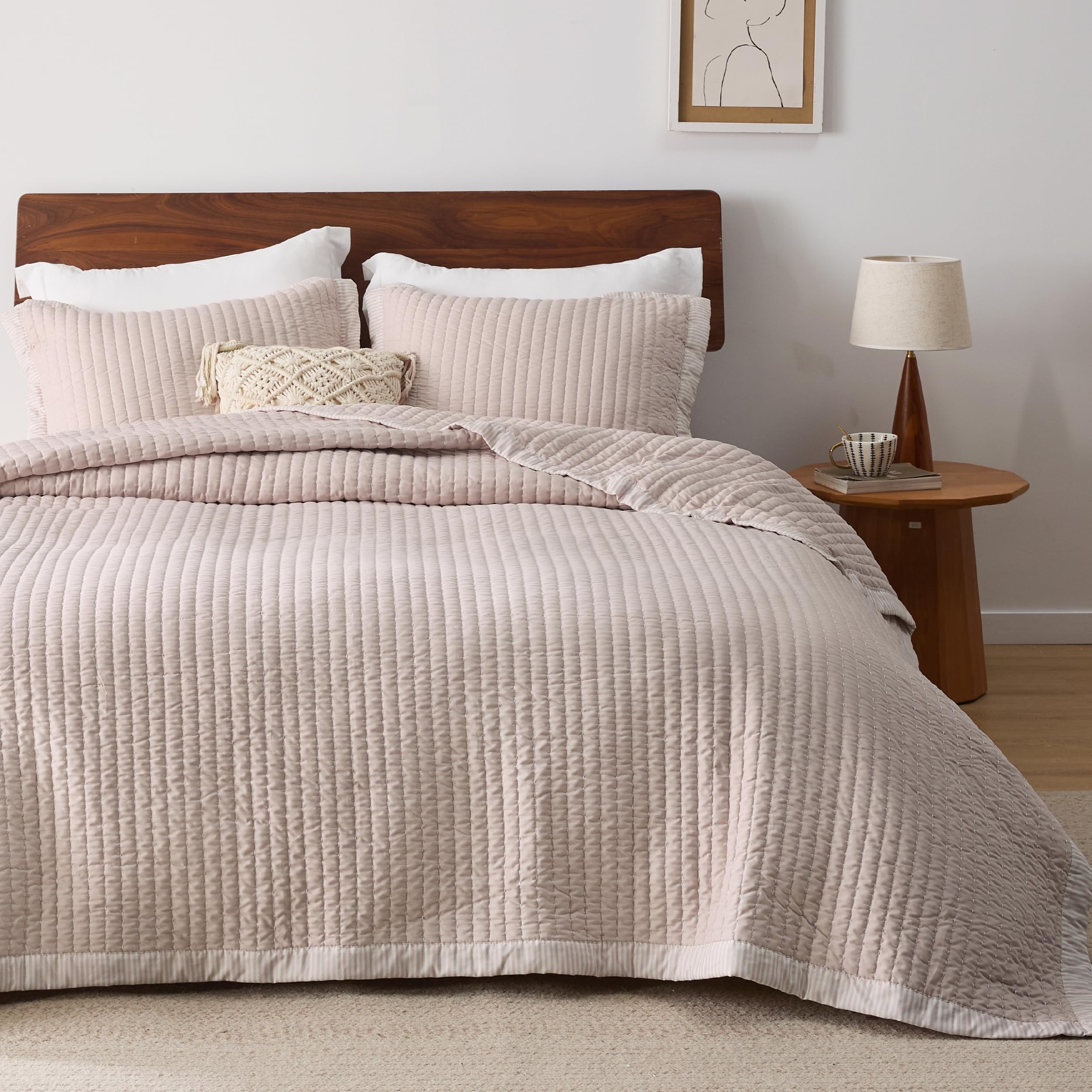 Bedsure Pink Bedspread Coverlet King Size - Lightweight Soft Quilt Bedding Set For All Seasons, Corduroy Pattern Quilt Set, 3 Pieces, 1 Quilt (106'X96') & 2 Pillow Shams (20'X36'+2')