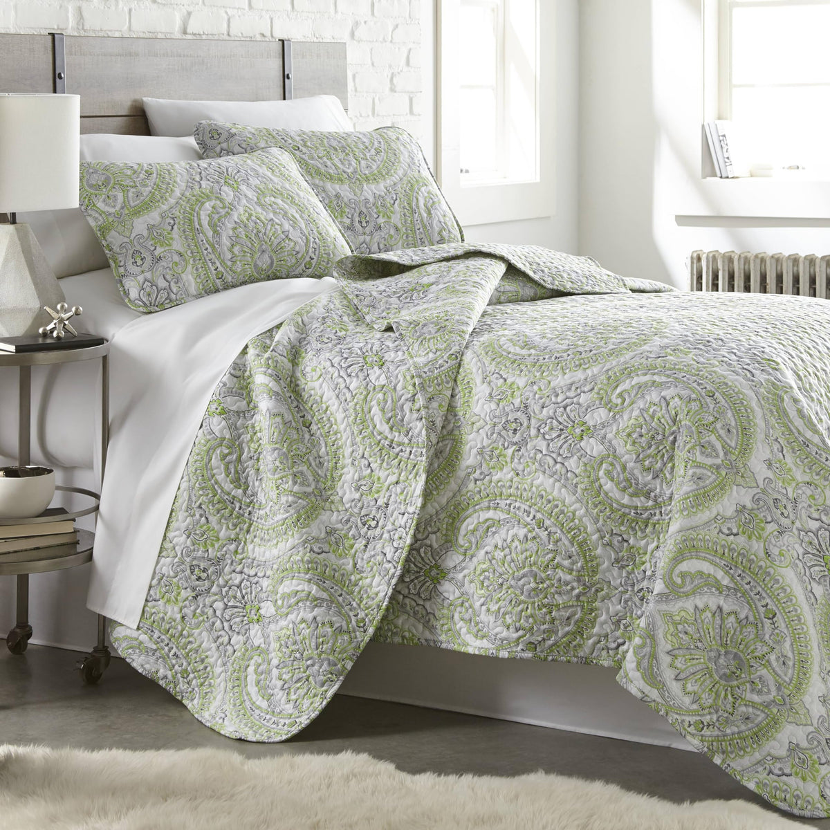 Southshore Fine Living, Inc. Oversized Bedding Quilt Set Lightweight, Summer Farmhouse Coverlet Bedspread 2-Piece With One Match