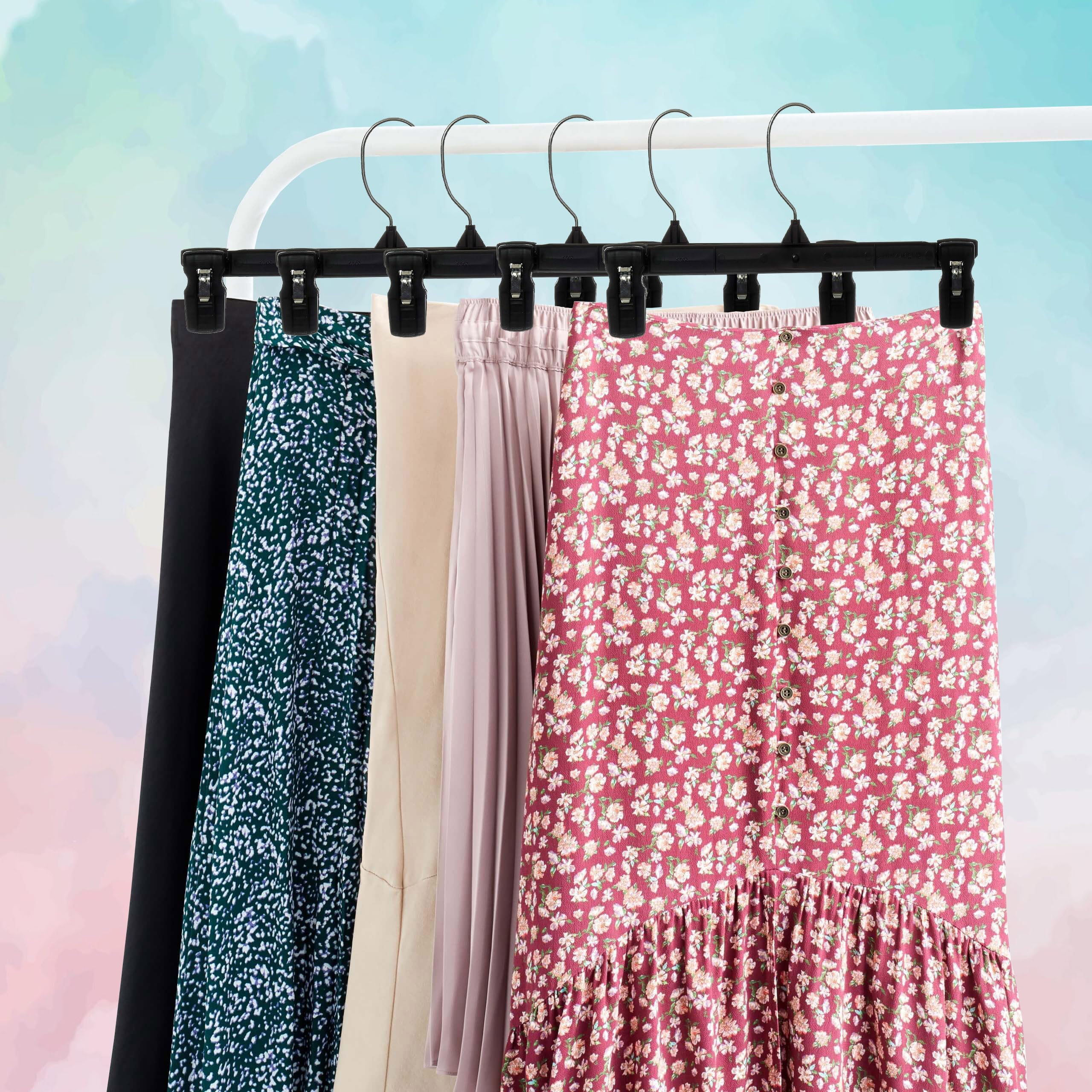 Hanger Central 25 Pack Heavy Duty Plastic Bottoms Hangers With Ridged Pinch Clips Pants Hangers, 12 Inch, Black