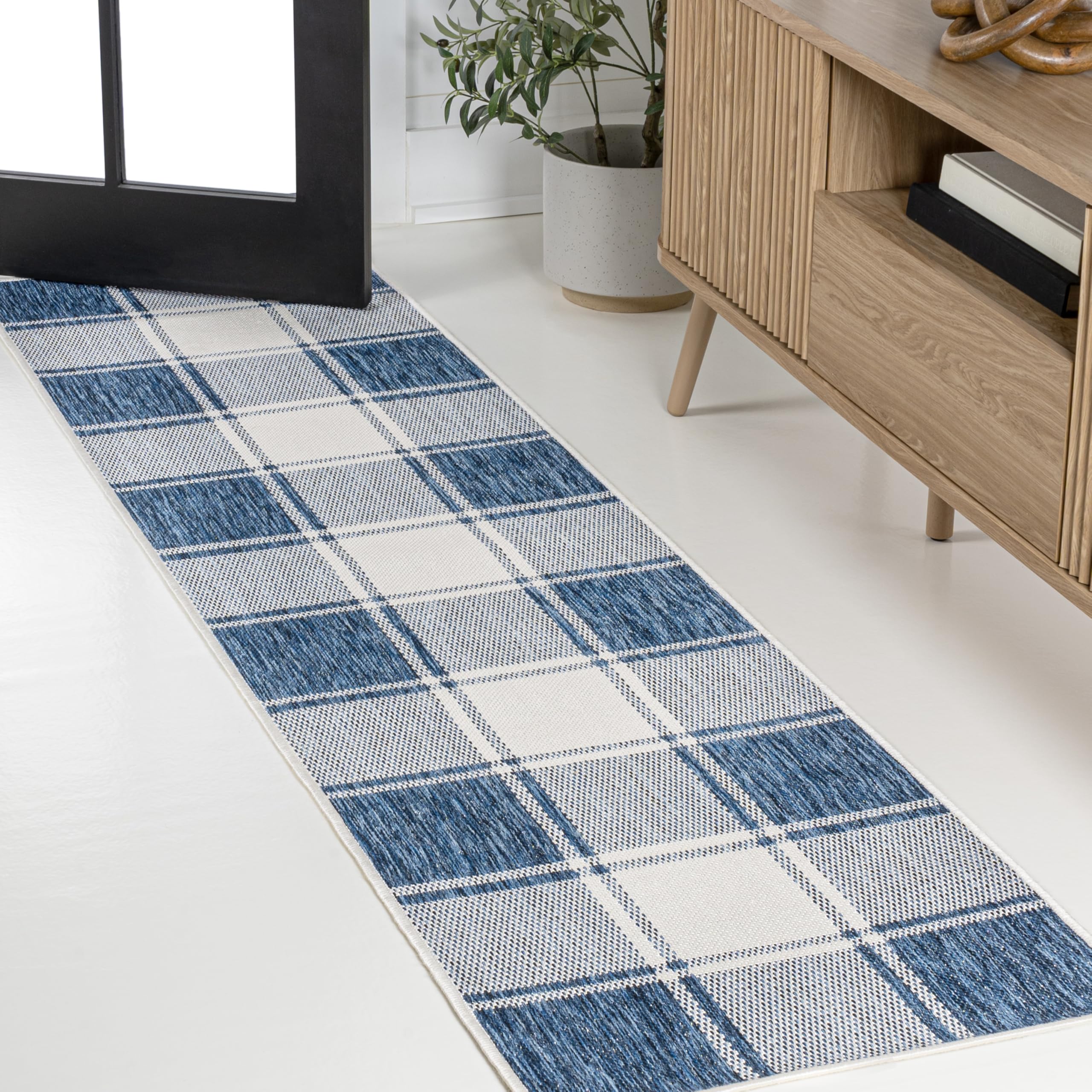 Jonathan Y Tsn203B-28 Sabine Traditional Farmhouse Bold Gingham Navy/Cream 2 Ft. X 8 Ft. Indoor/Outdoor Runner Rug, Pet Friendly