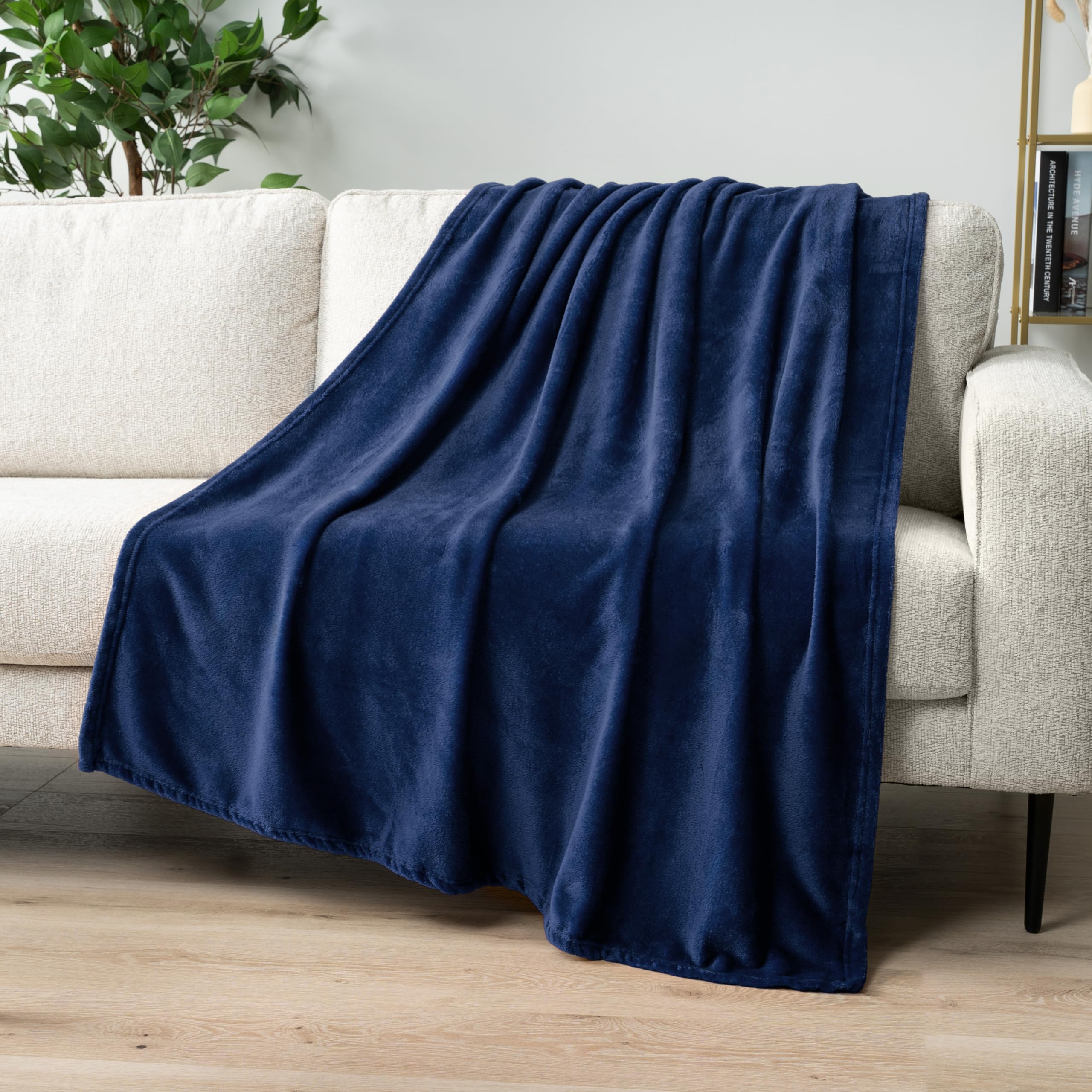 Pavilia Navy Blue Fleece Throw Blanket For Couch Twin Size, Dark Blue Super Soft Fuzzy Flannel Throw For Sofa, Luxury Plush Micr