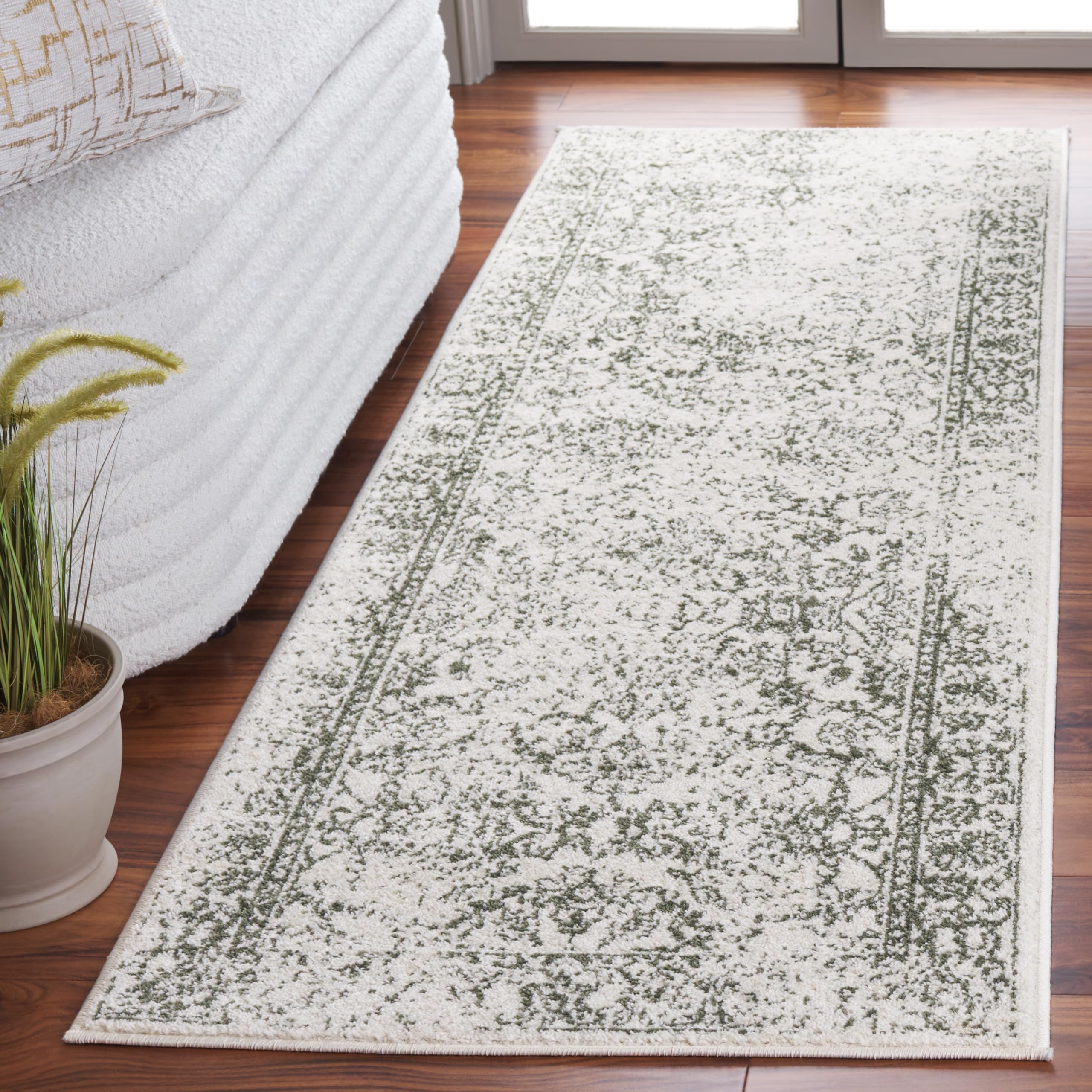 SAFAVIEH Adirondack Collection Runner - 26 x 10, Ivory & Dark Green, Distressed Design, Non-Shedding & Easy Care, Ideal for Hi