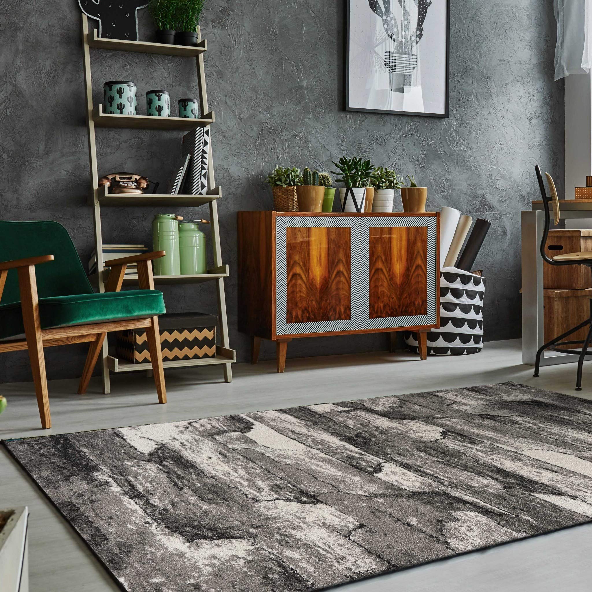 HomeRoots Polypropylene 3' x 5' Grey Abstract Design Area Rug