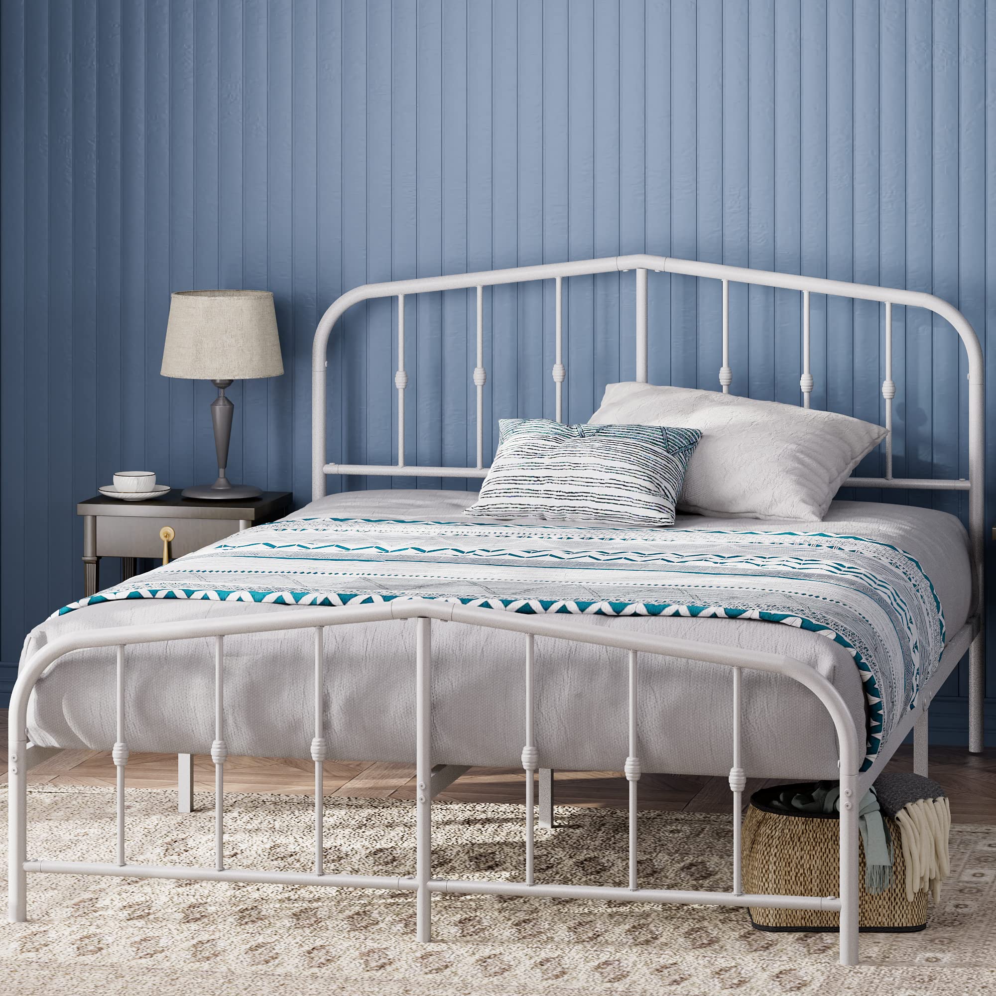 ZINUS Heidi Metal Platform Bed Frame, Steel Mattress Foundation, No Box Spring Needed, Easy Assembly, Full, White