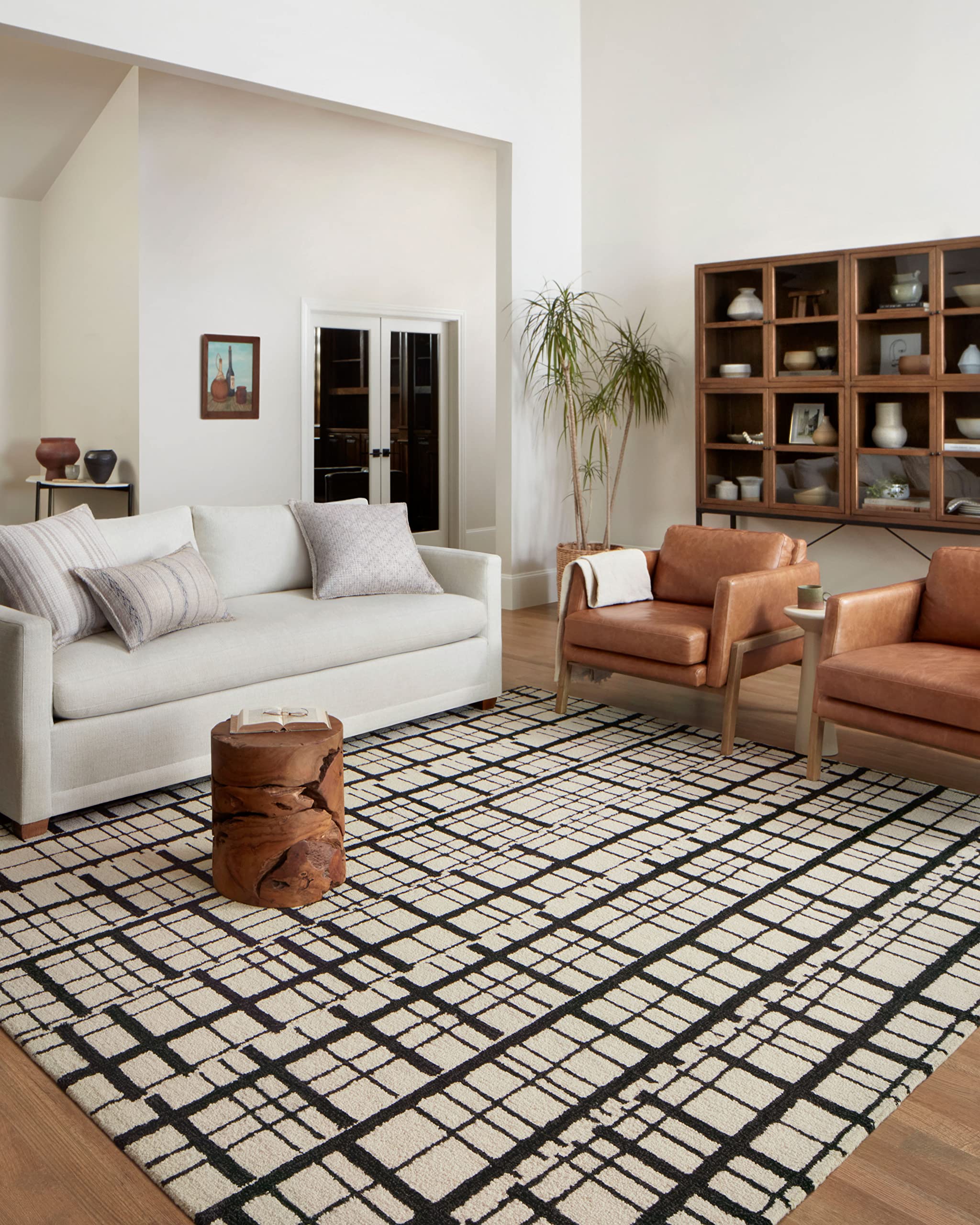 Loloi Chris Loves Julia x Polly Black/Ivory 2'-6'' x 7'-6'' Runner Rug