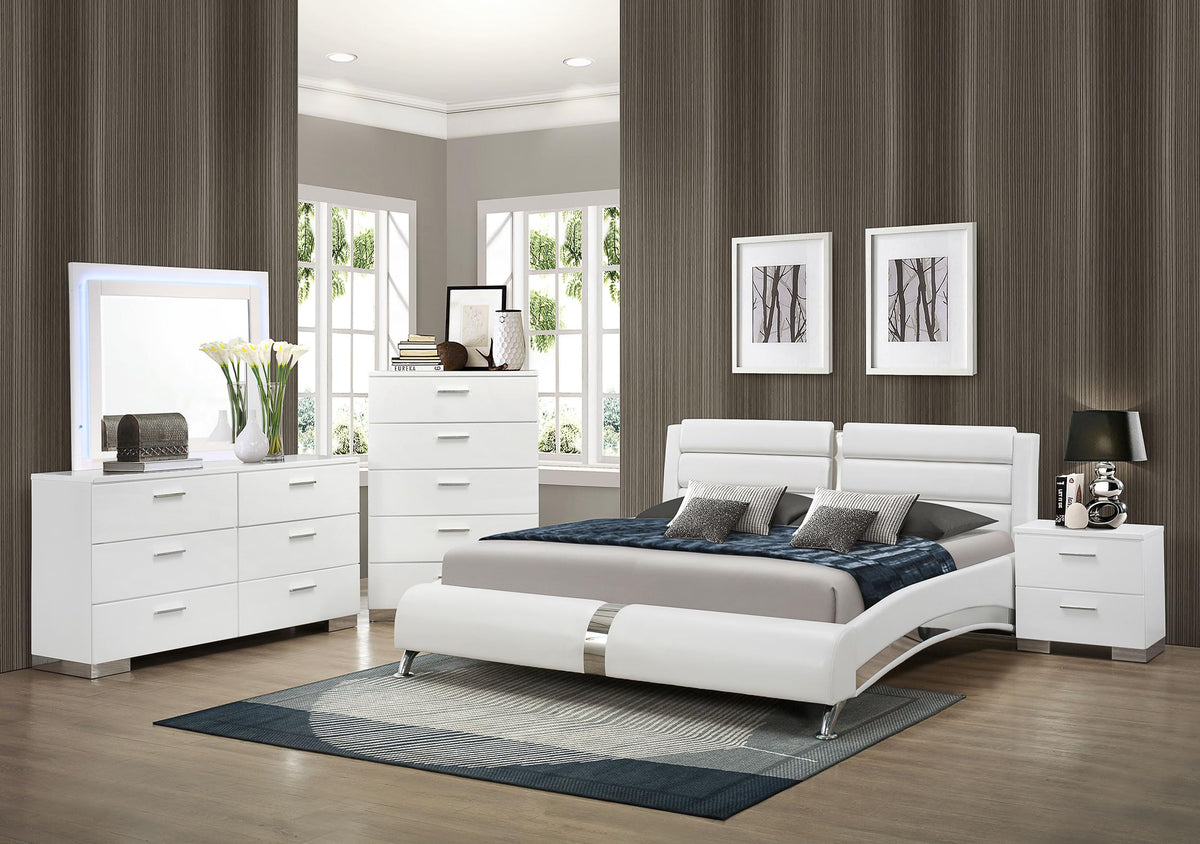 Coaster Home Furnishings Jeremaine 5-Piece Eastern King Bedroom Set White