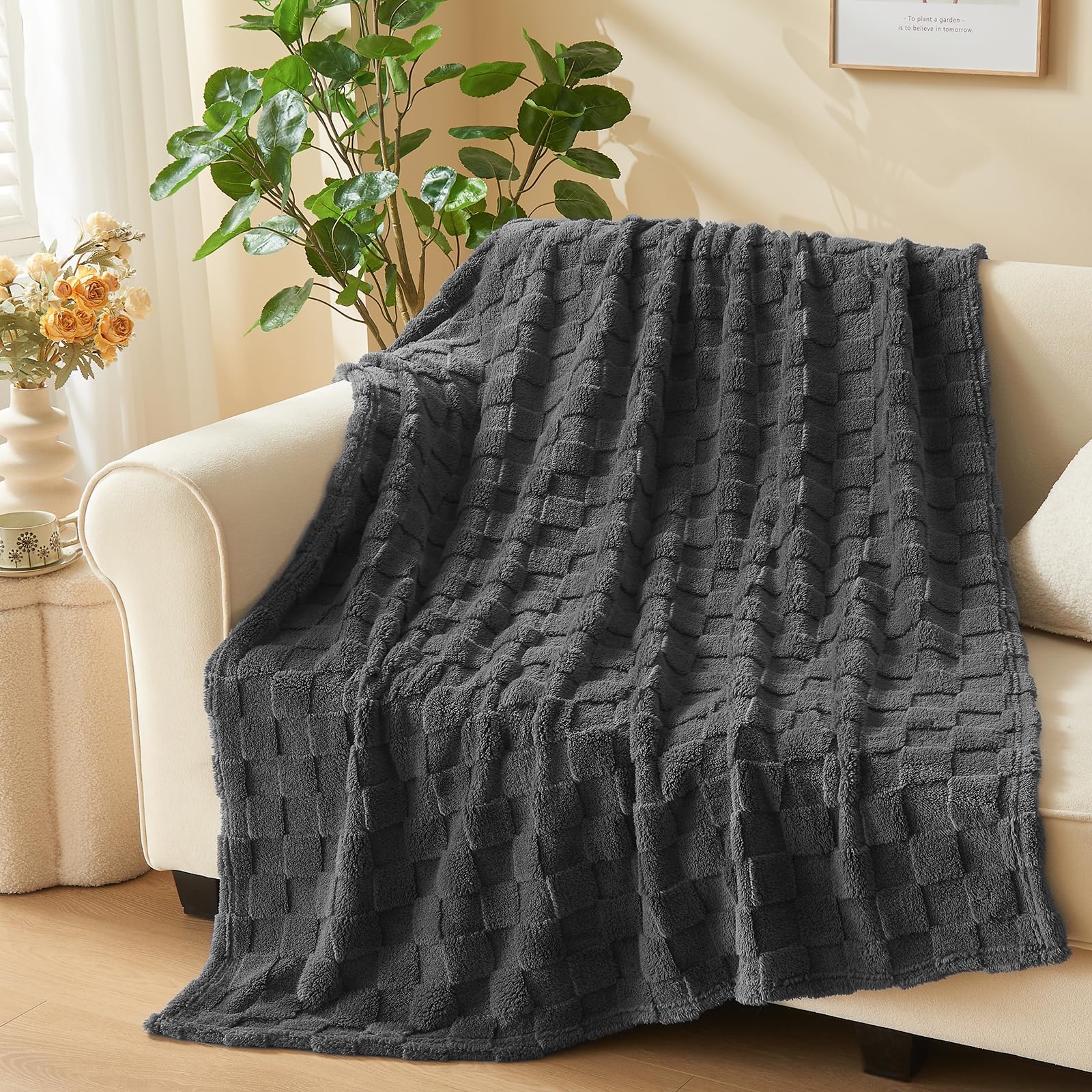 Newcosplay Super Soft Twin Blanket Dark Grey Premium Silky Flannel Fleece 3D Checkered Lightweight Bed Blanket All Season Use (D