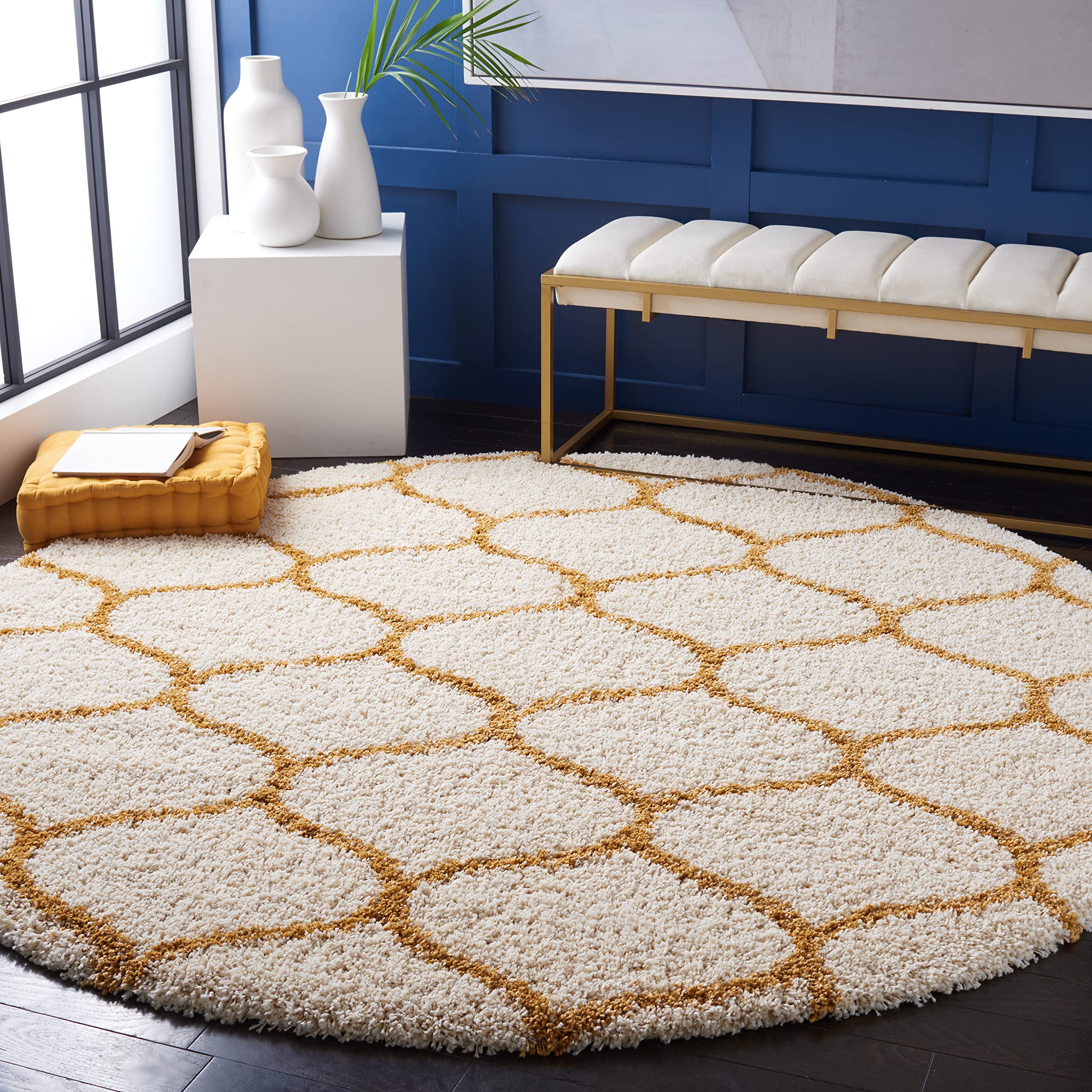 SAFAVIEH Hudson Shag Collection Area Rug - 7 Round, Ivory & Gold, Moroccan Ogee Trellis Design, Non-Shedding & Easy Care, 2-inc