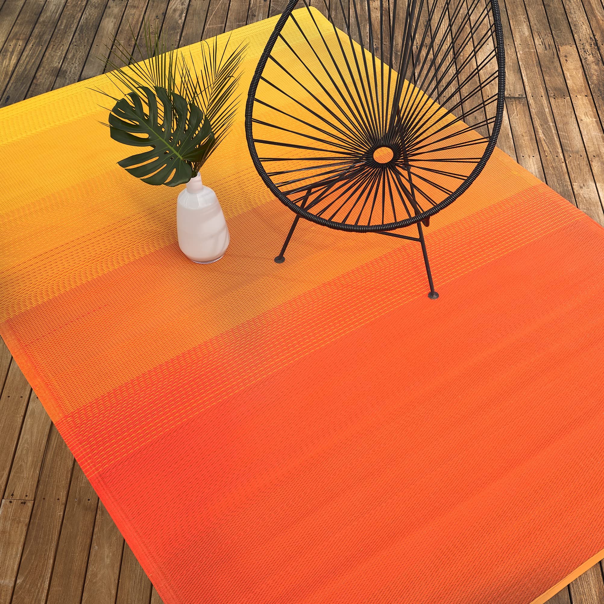 Fab Habitat Ombre Outdoor Rug - Waterproof, Fade Resistant, Crease-Free, Reversible - Premium Recycled Plastic - Patio Porch Bal