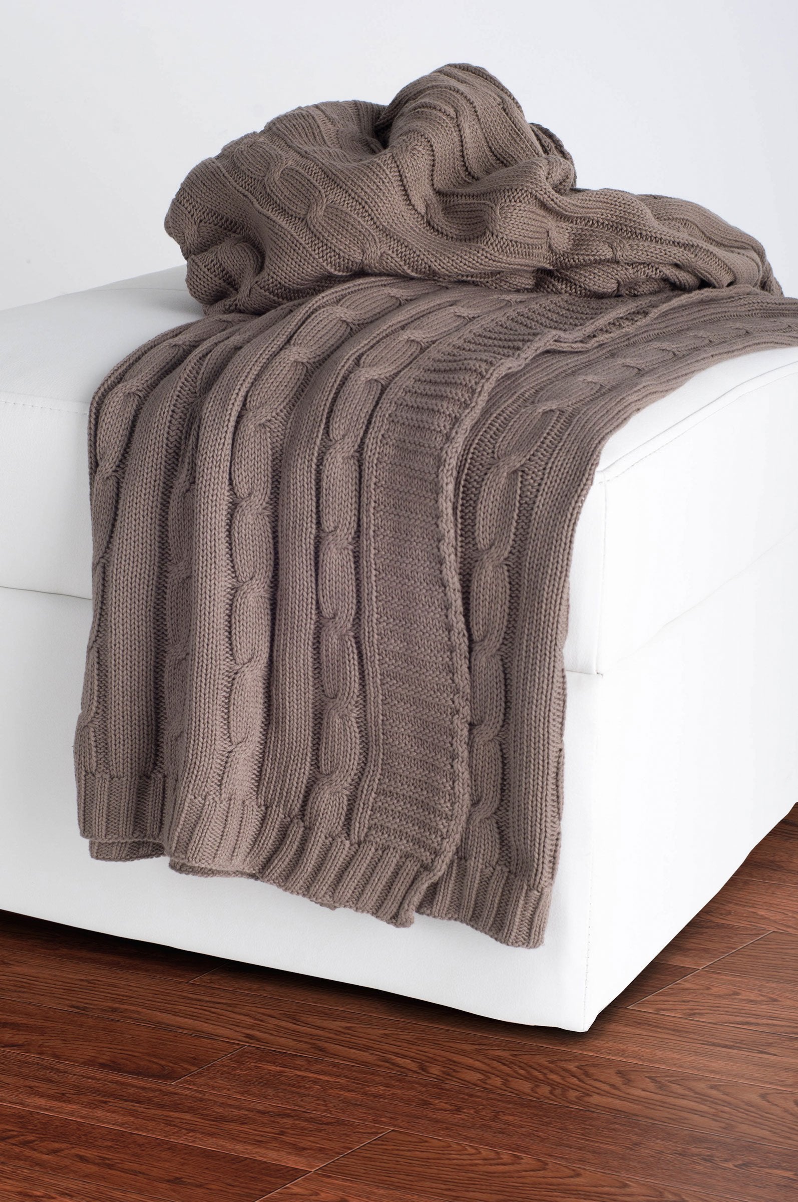 Rizzy Home TH0156 Throw