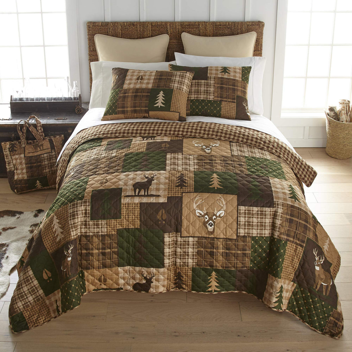 Donna Sharp Full/Queen Bedding Set - 3 Piece - Green Forest Lodge Quilt Set With Full/Queen Quilt And Two Standard Pillow Shams