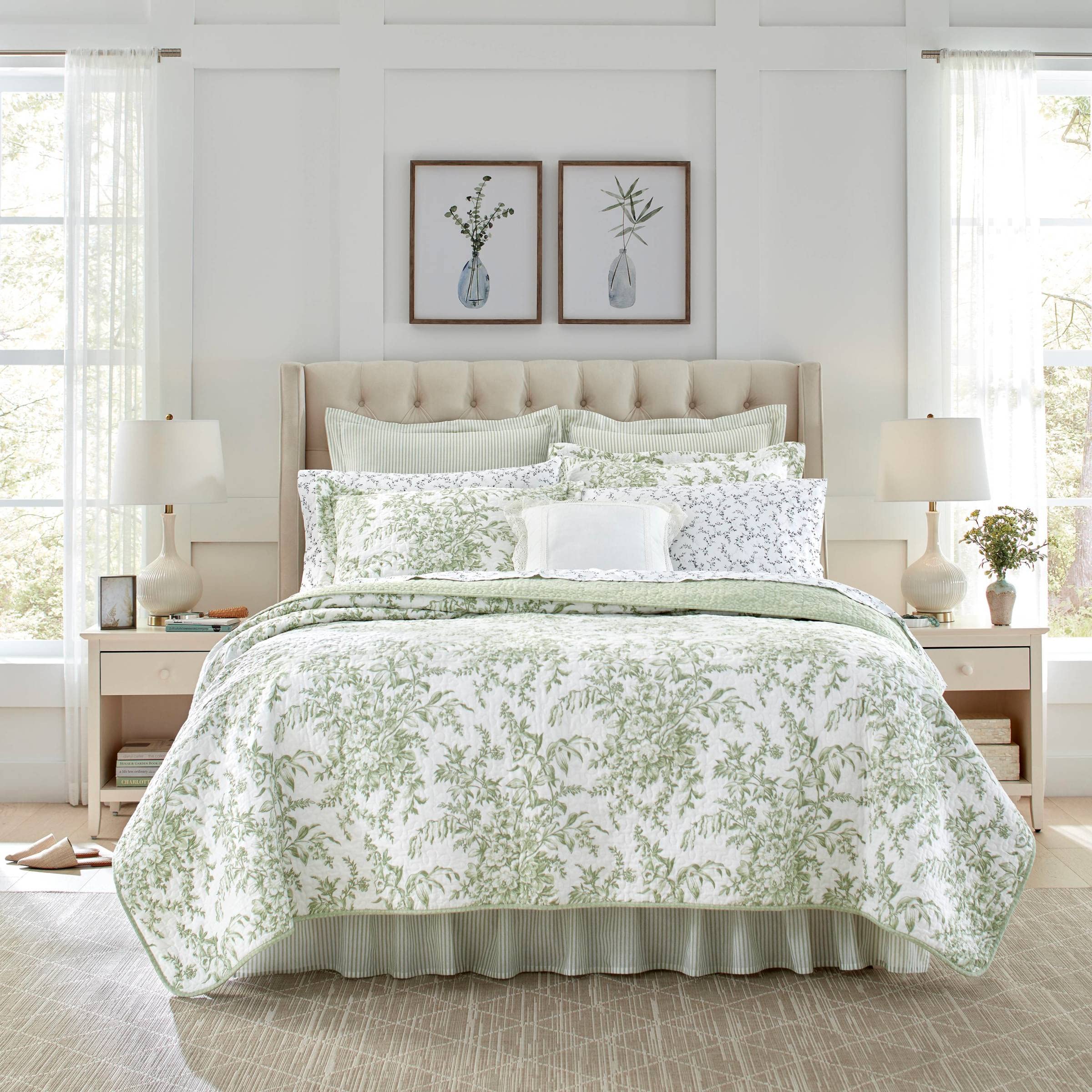 Laura Ashley - Twin Quilt Set, Reversible Cotton Bedding With Matching Sham, Lightweight Home Decor For All Seasons (Bedford Green/Off-White, Twin)