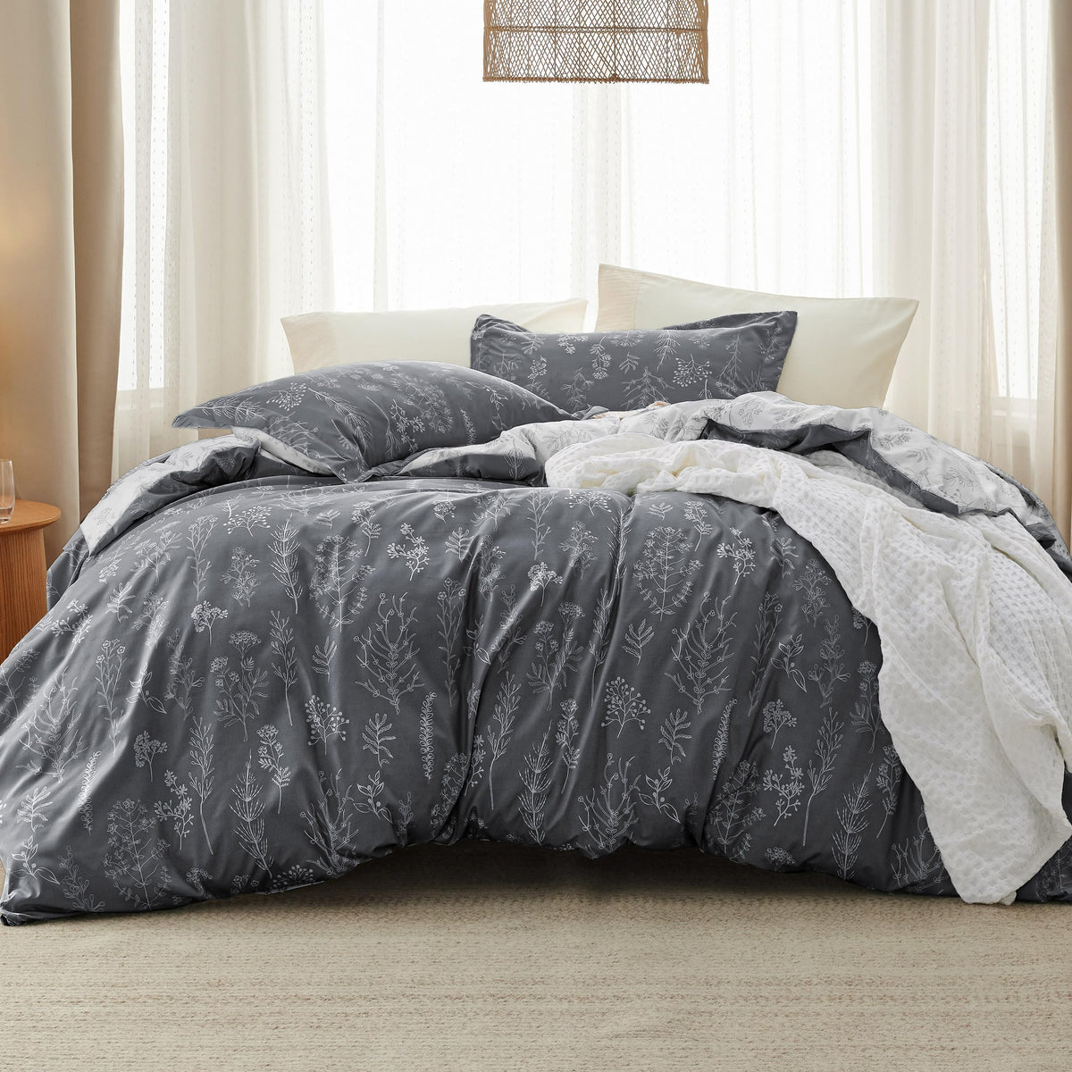 Bedsure Queen Comforter Set - Dark Grey Comforter, Cute Floral Bedding Comforter Sets, Gifts For Woman, 3 Pieces, 1 Soft Reversi