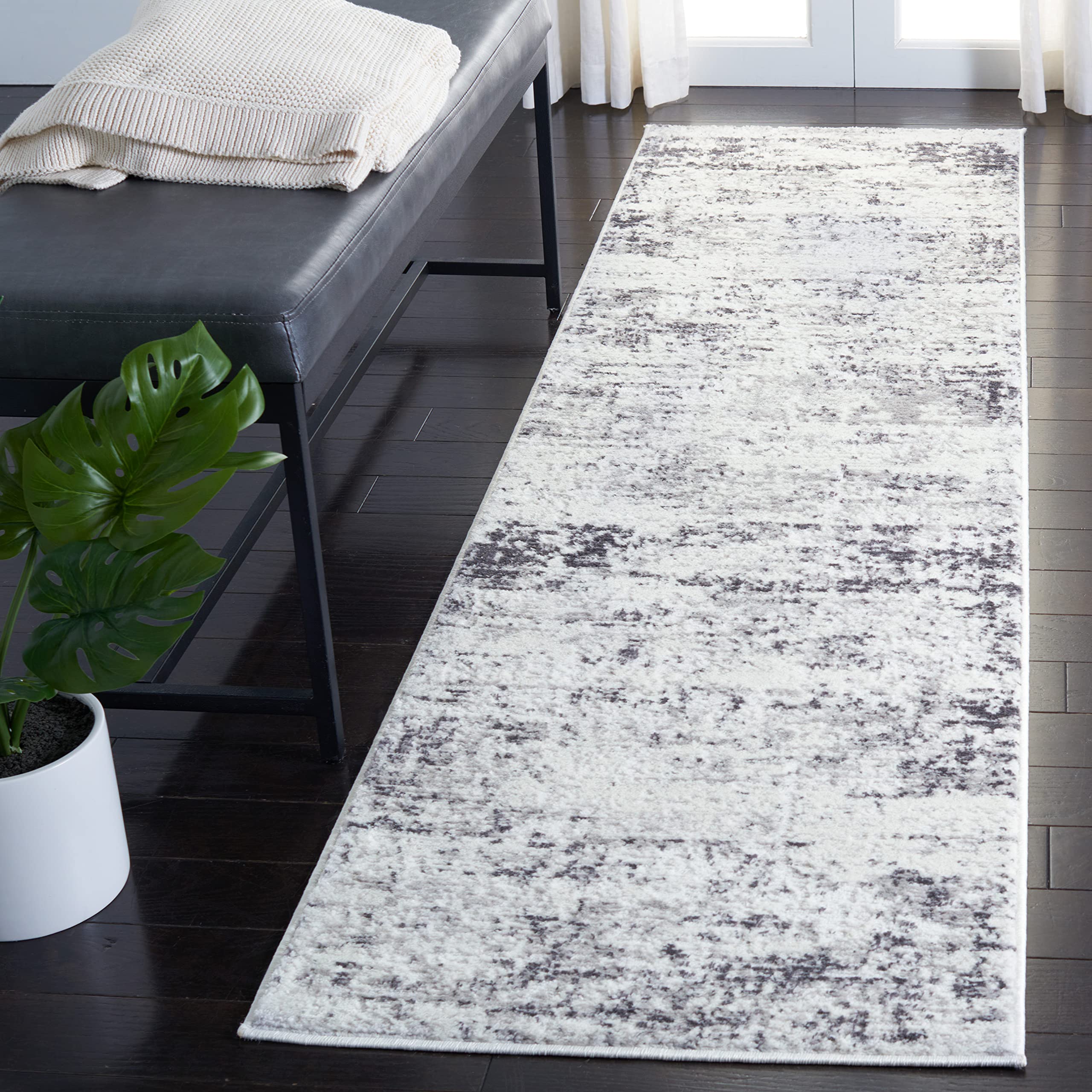SAFAVIEH Amelia Collection Runner Rug - 2'2'' x 14', Ivory & Grey, Modern Abstract Design, Non-Shedding & Easy Care, Ideal for H