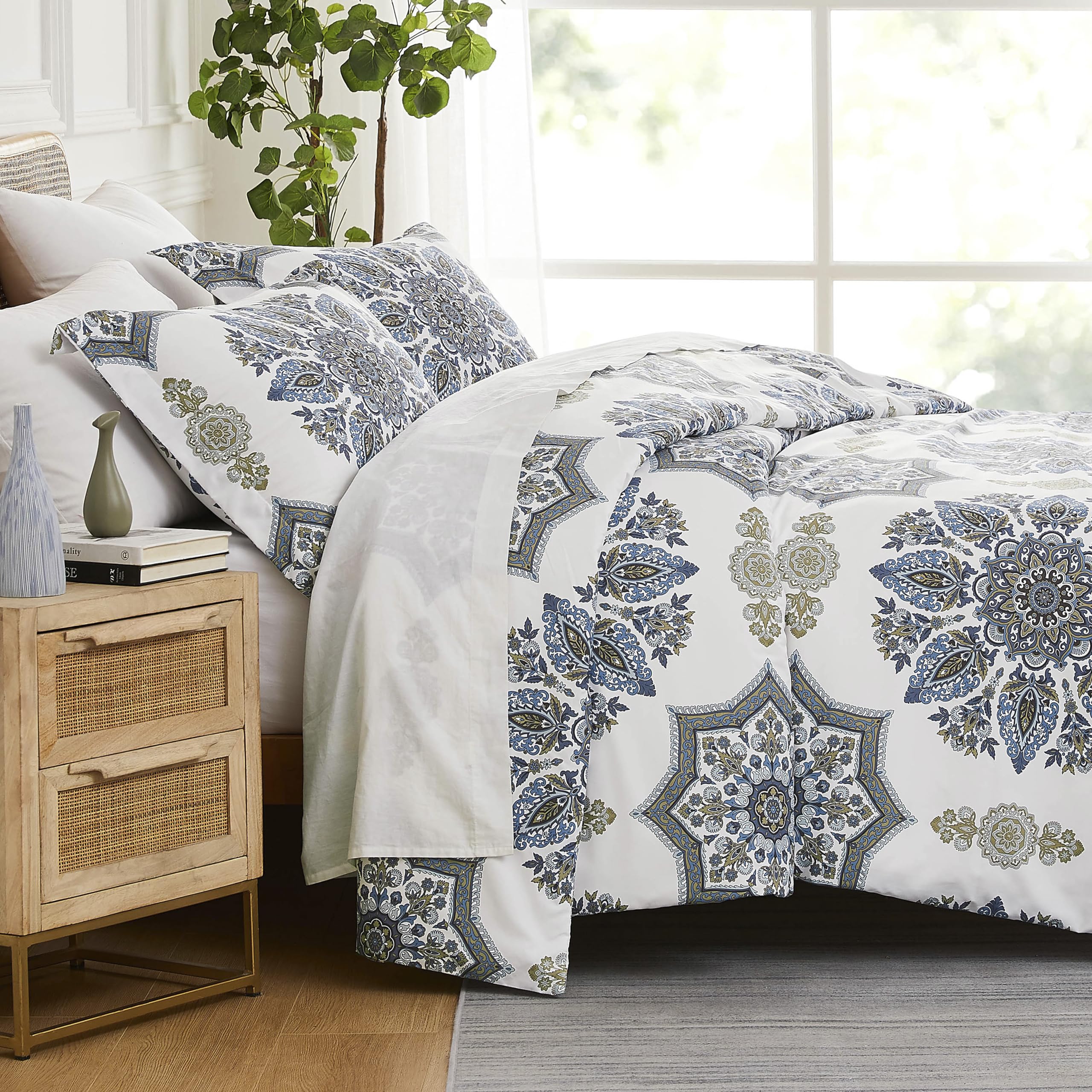 Southshore Fine Living, Inc. Oversized Comforter Full Size Set, Down Alternative Boho Bedding, Paisley Floral Print Bed Spread,