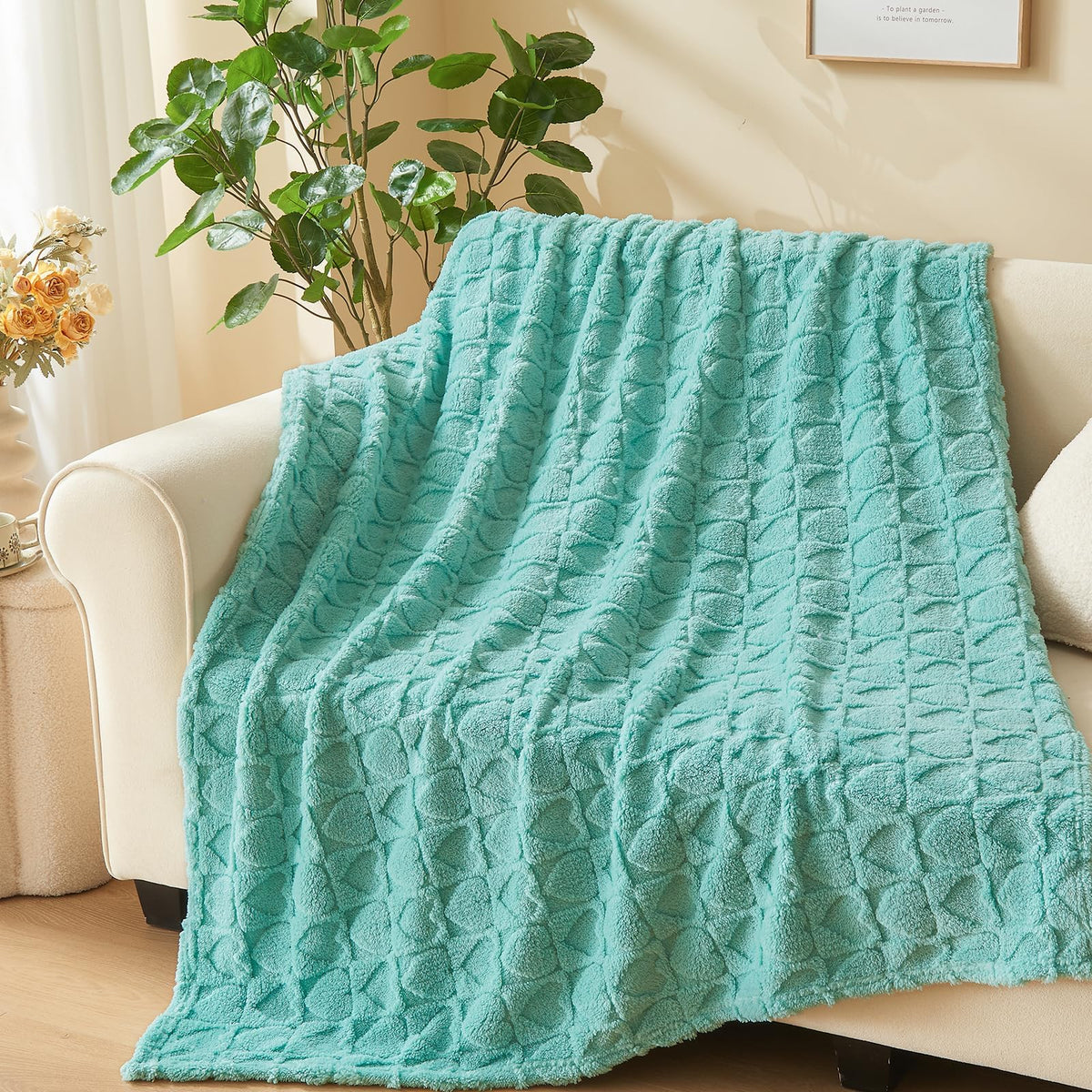Newcosplay Super Soft Twin Blanket Sage Green Love Premium Silky Flannel Fleece 3D Heart Checkered Lightweight Bed Blanket All S
