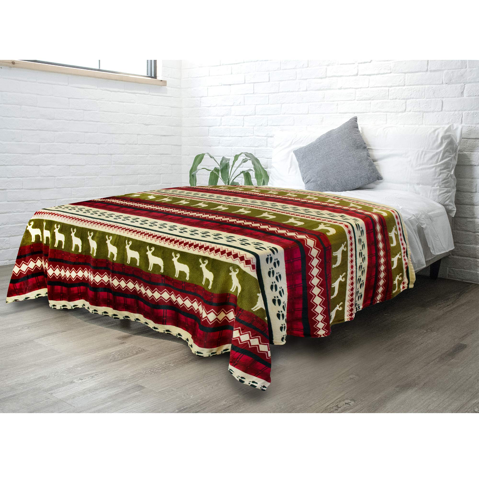 Pavilia Christmas Throw Blanket | Red Christmas Holiday Fleece Blanket | Soft, Plush, Warm Winter Cabin Throw, Twin 60X80 (Red C