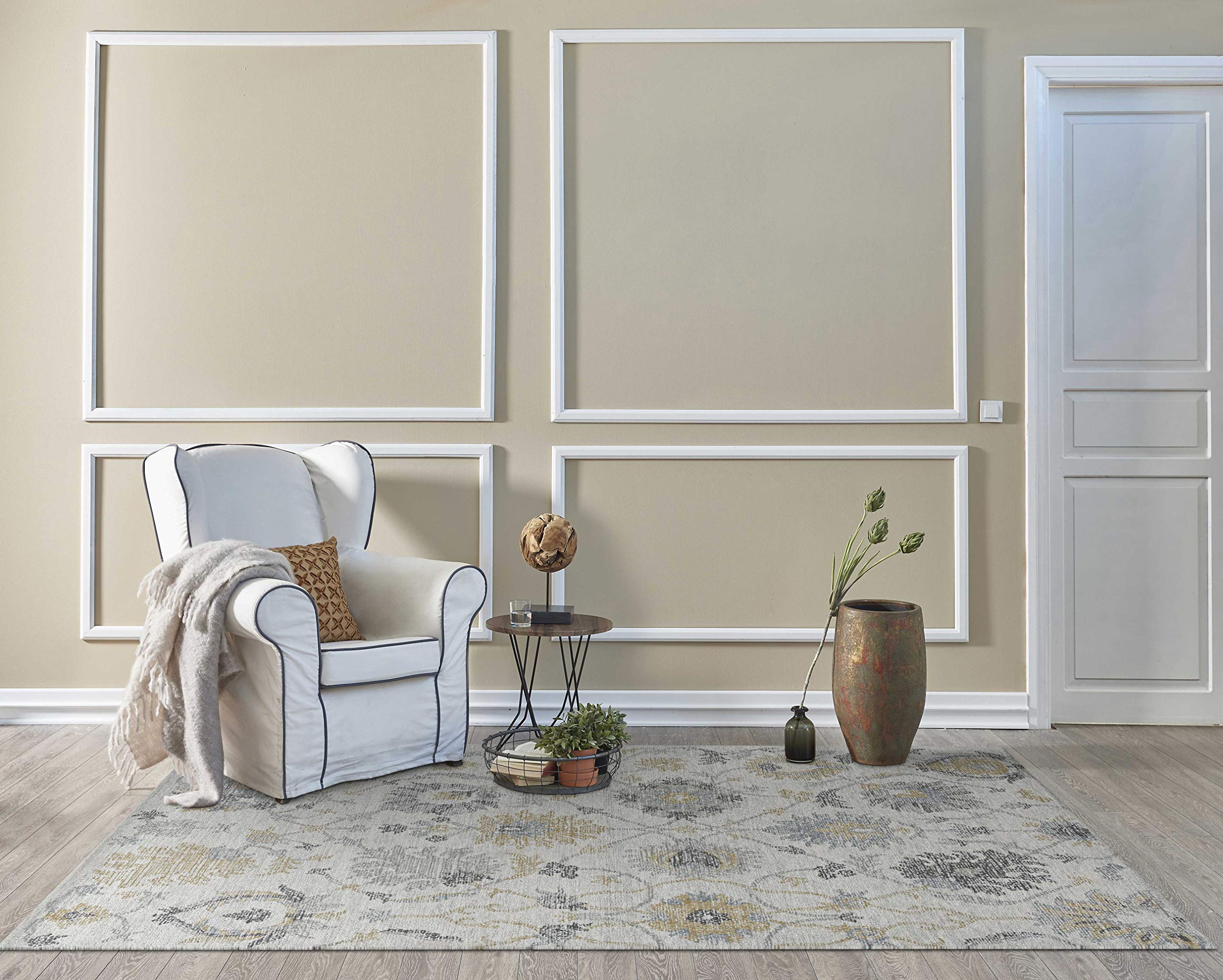 HomeRoots 5'X7' Ivory Hand Tufted Space Dyed Floral Traditional Indoor Area Rug