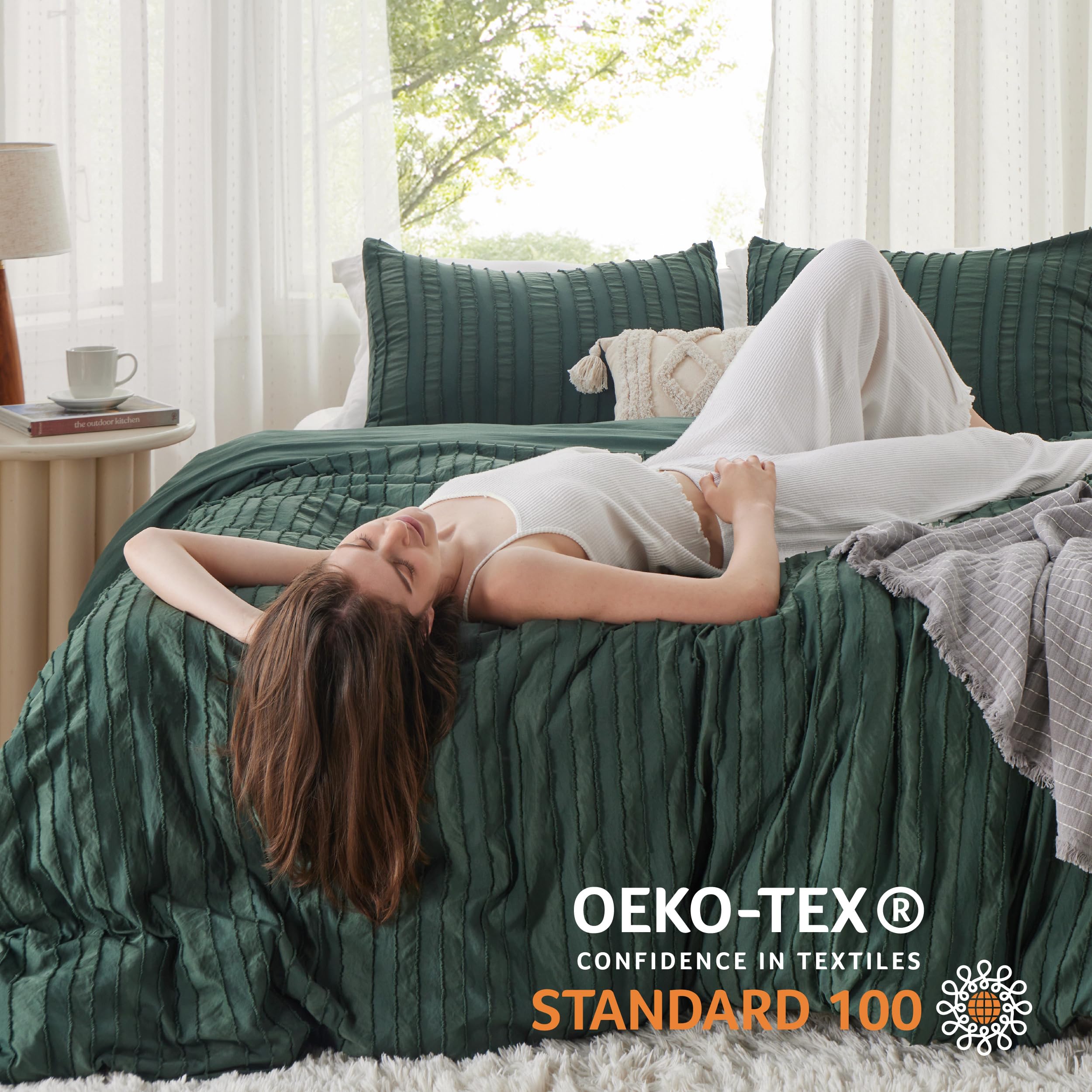 Bedsure Striped Tufted Duvet Cover Queen - Shabby Chic Duvet Cover, 3Pcs All-Season Size Boho Bedding For All Seasons, Includes 1 Queen Duvet Cover & 2 Pillowcases (Forest Green, Queen, 90'X90')