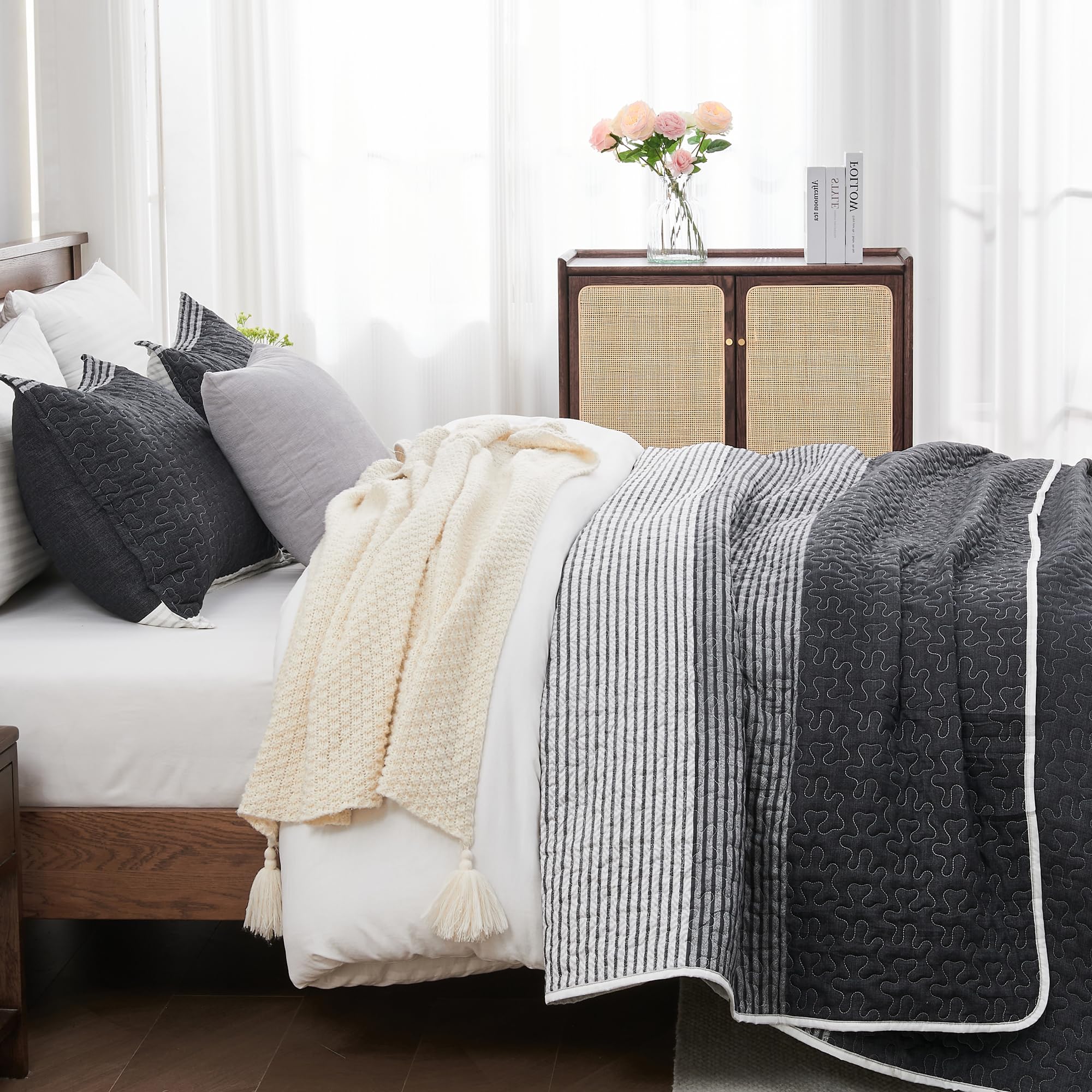 Andency Black White Striped Oversized King Quilt Set, 3 Pieces (1 Quilt And 2 Pillowcases) Patchwork Bedspread Coverlet Set, Soft Lightweight Quilted Bedding Set(128X120Inch