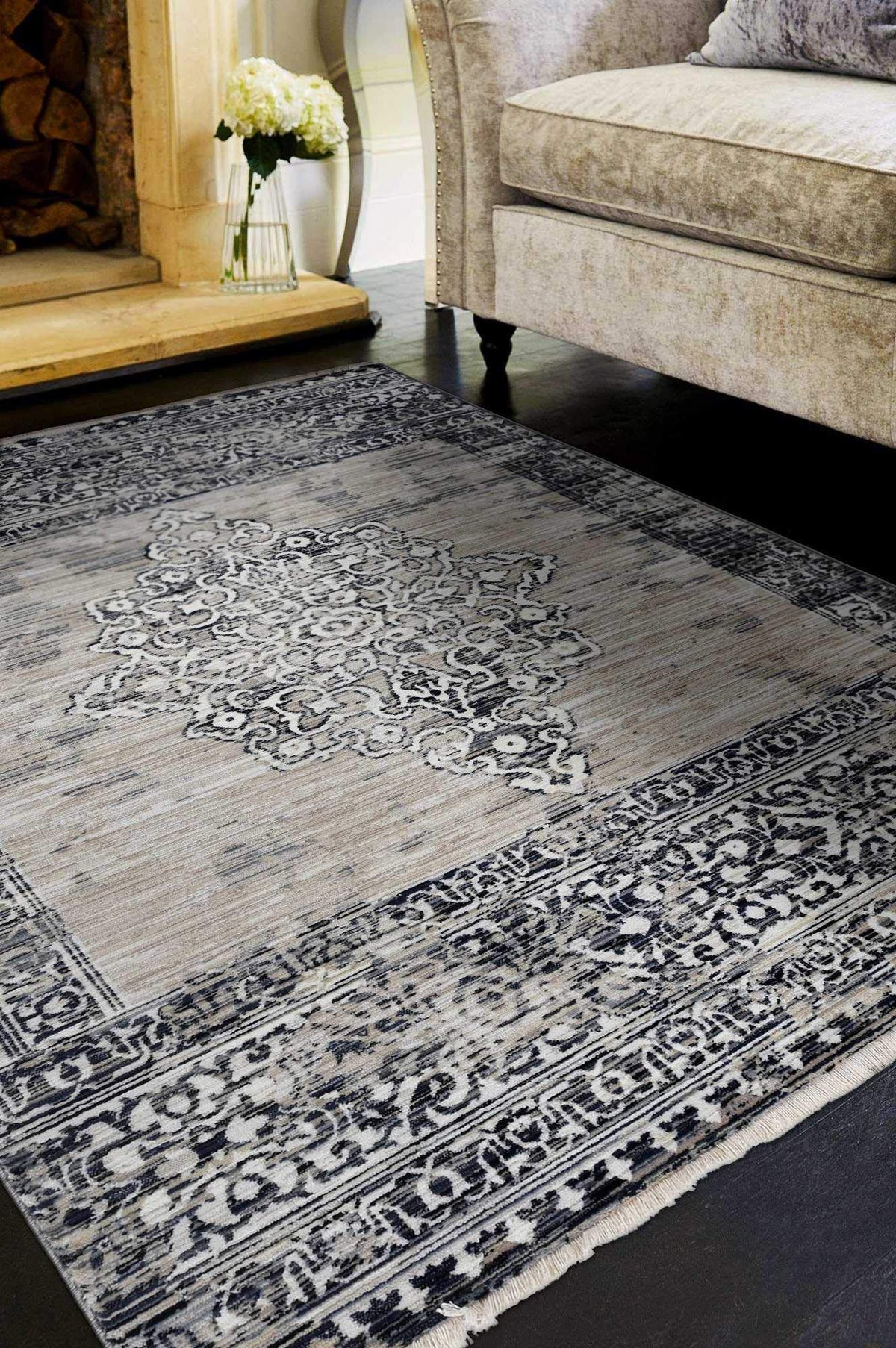 HomeRoots Decor 79' X 79' X 0.'5' Sand/Charcoal Polypropylene Rug