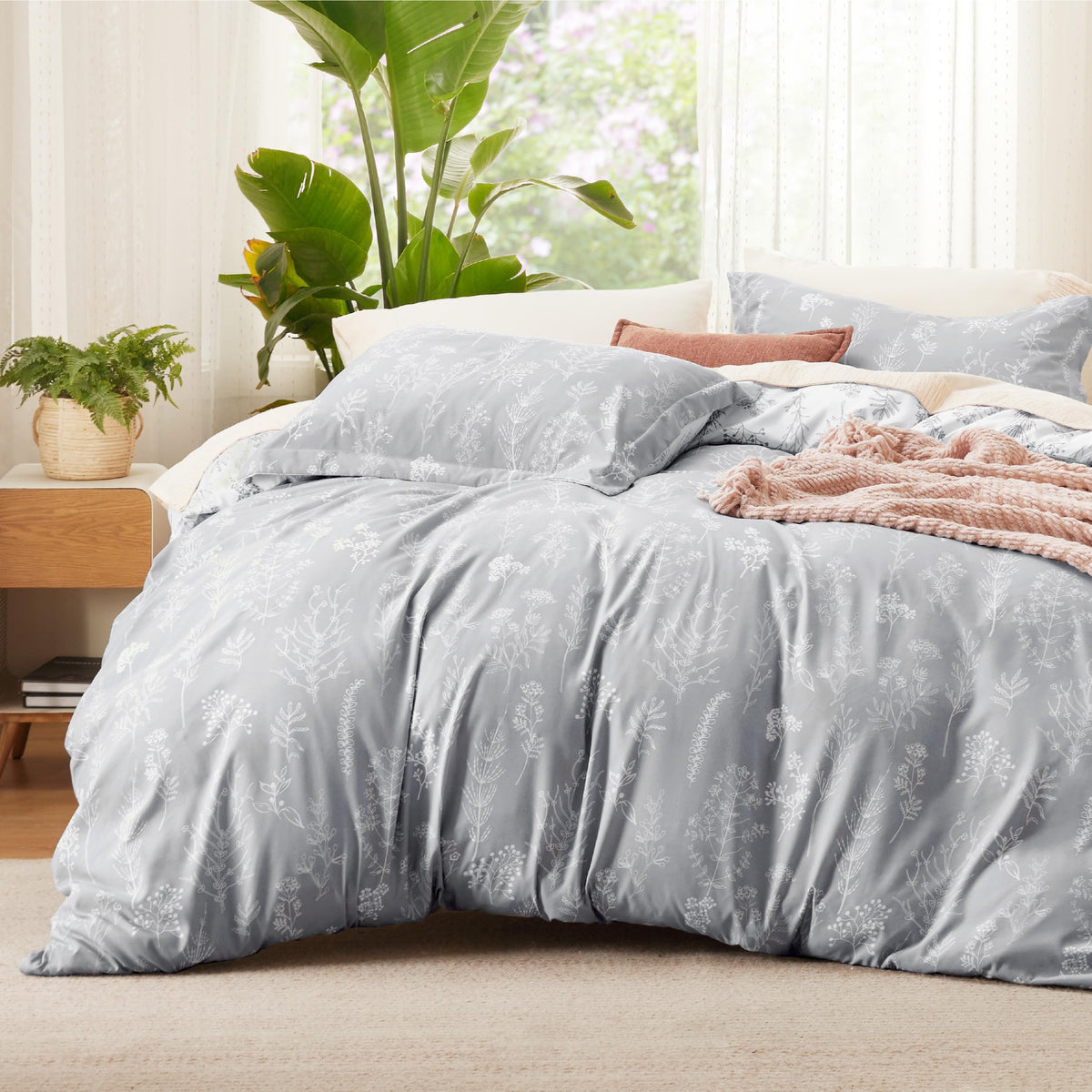 Bedsure Duvet Cover King Size - Reversible Floral Duvet Cover Set With Zipper Closure, Frost Gray Bedding Set, 3 Pieces, 1 Duvet