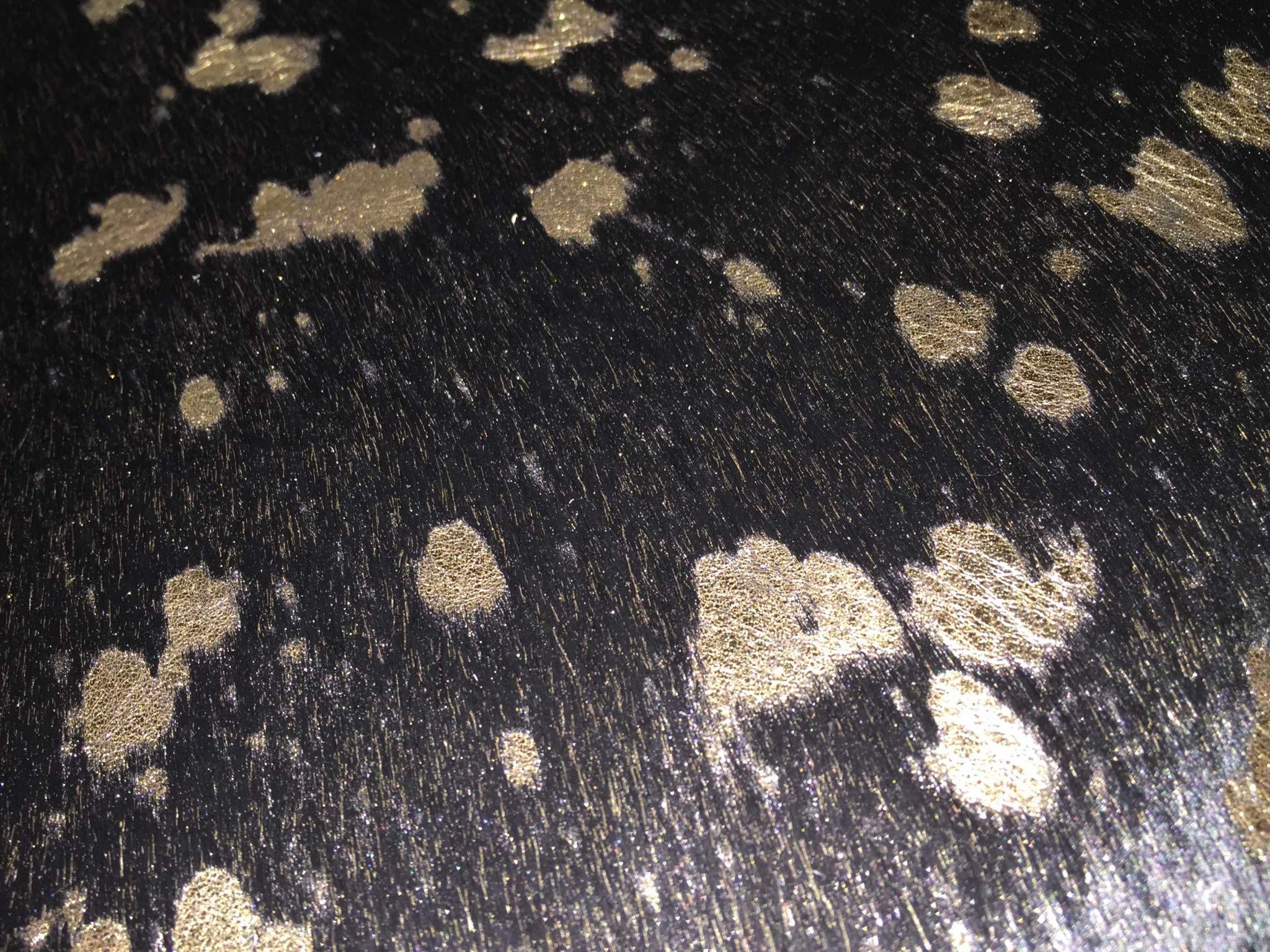 HomeRoots Decor 6' Gold Devore on Black Stenciled Cowhide Rug