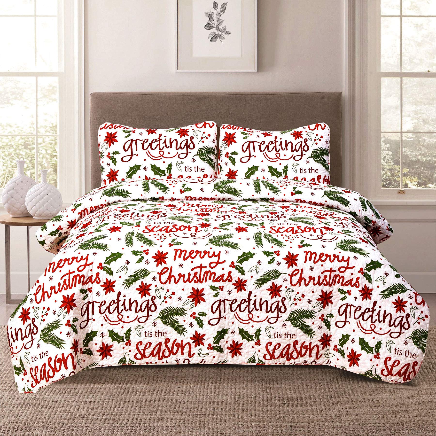 Howplum Christmas Cheer Winter Script Lightweight Holiday Quilt King Bedding Set, Red Green White
