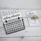 EVA murmure Lost Socks Rustic Wooden Laundry Sign Wall Decor With Attached Basket And Mom Tip Jar Wooden Sign With Bottle - Laun