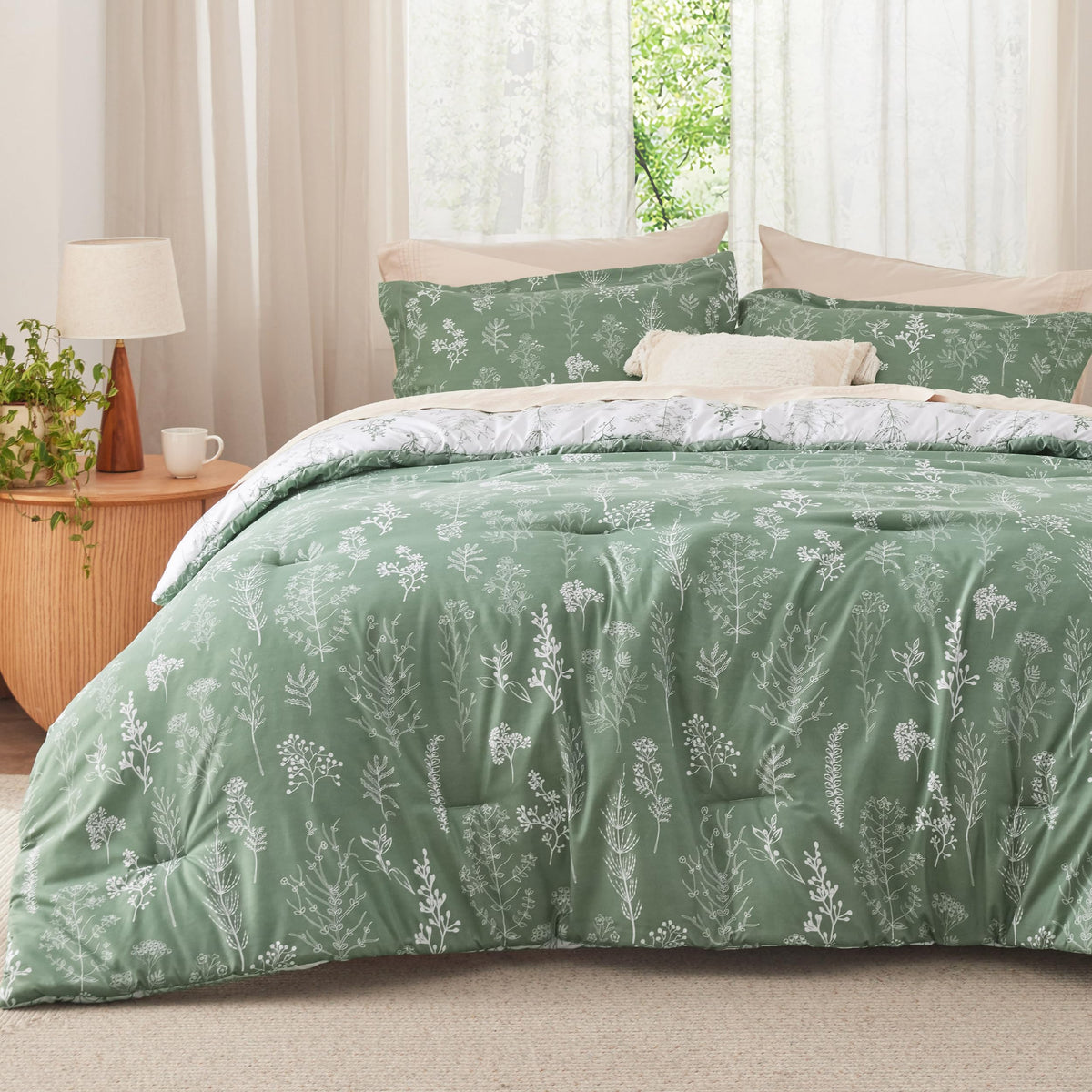 Bedsure Queen Comforter Set - Green Comforter, Cute Floral Bedding Comforter Sets, Gifts For Woman, 3 Pieces, 1 Soft Reversible