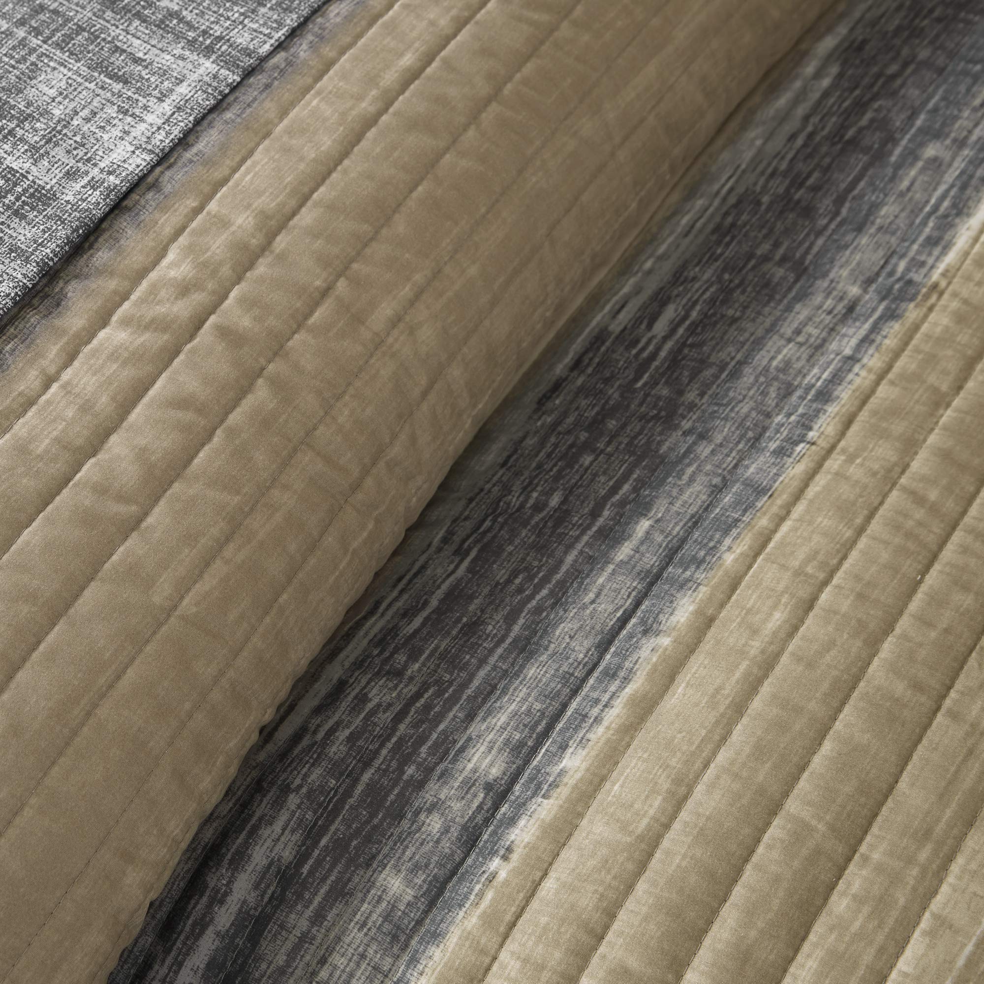 Madison Park Essentials Saben Cozy Bed In A Bag Reversible Quilt With Complete Cotton Sheet Set-Geometric Design All Season Cover, Decorative Pillow, King(104'X92'), Stripes Taupe 8 Piece