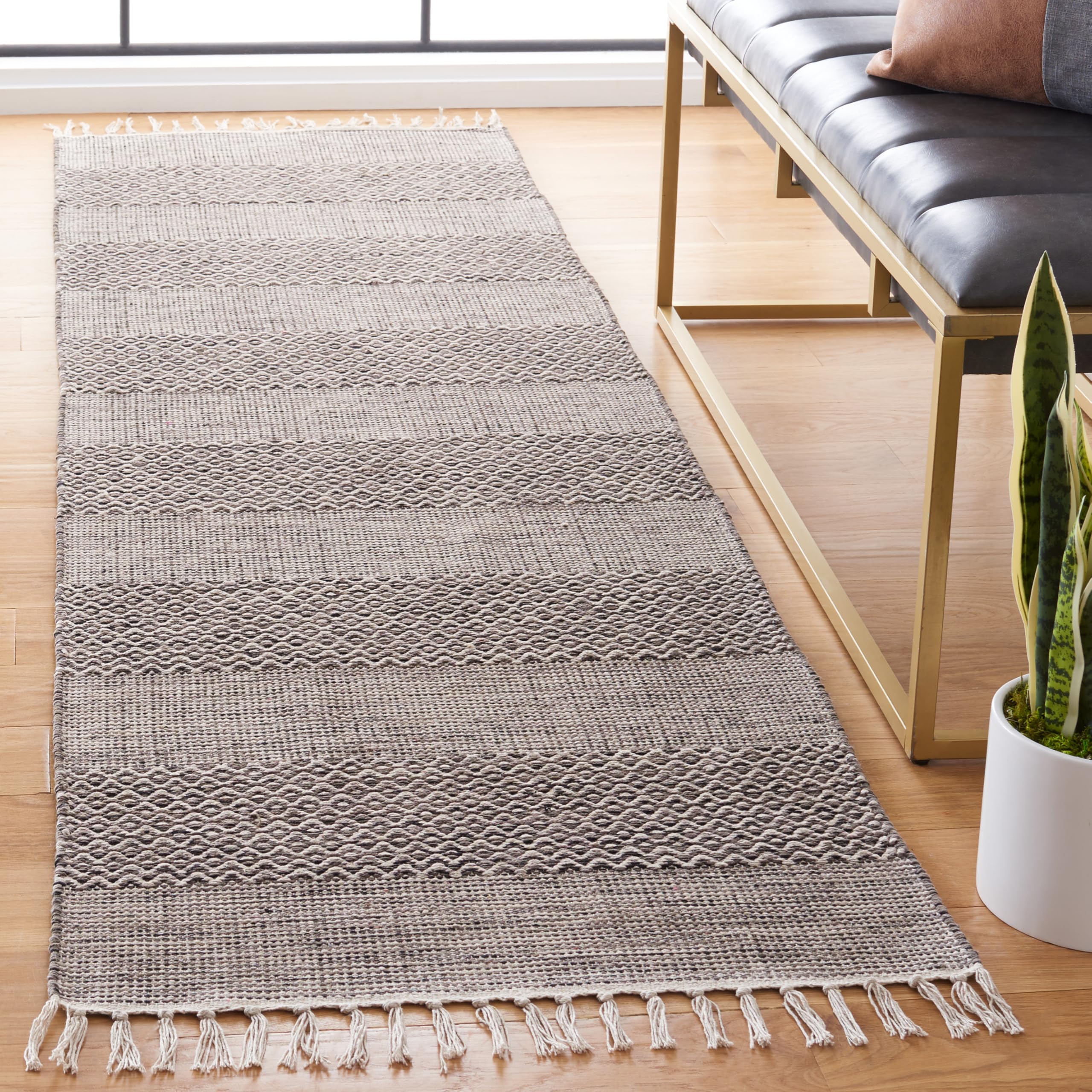 SAFAVIEH Montauk Collection Runner Rug - 23 x 20, Ivory & Anthracite, Handmade Flat Weave Boho Farmhouse Cotton Tassel Fringe,