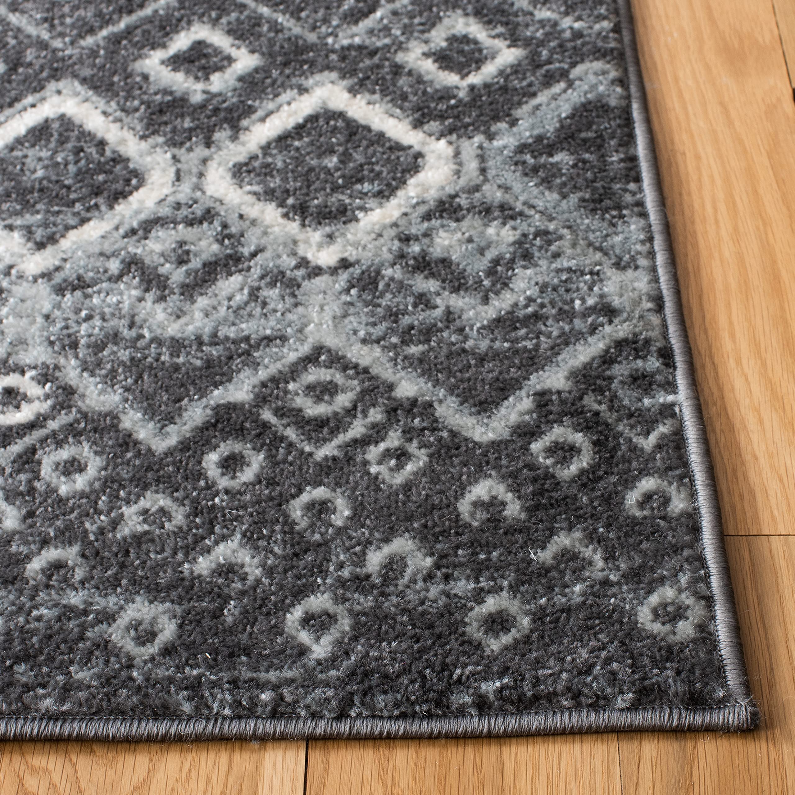 Safavieh Amsterdam Collection Area Rug - 5'1'' X 7'6'', Dark Grey & Light Grey, Moroccan Boho Design, Non-Shedding & Easy Care,