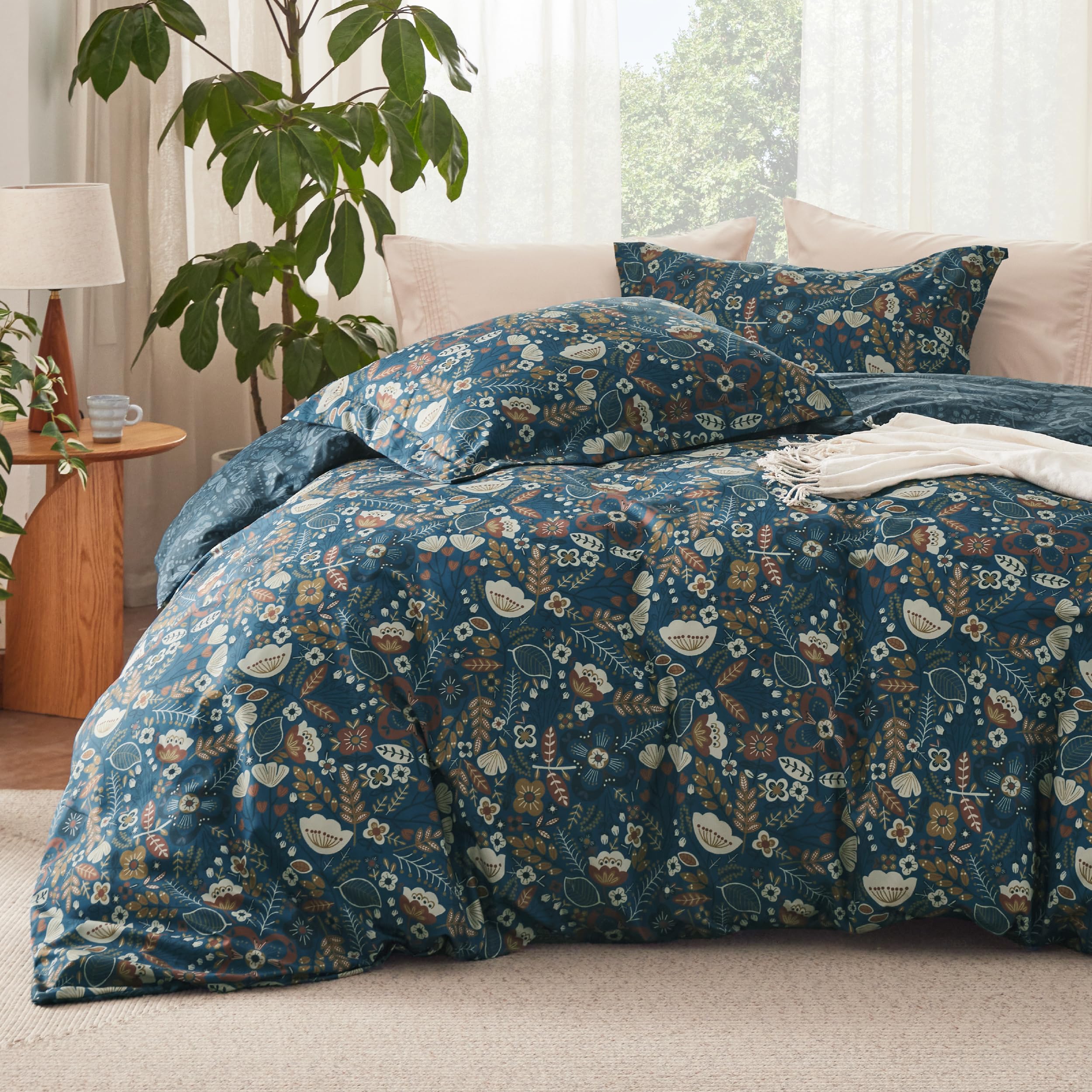Bedsure Duvet Cover King Size - Reversible Floral Duvet Cover Set With Zipper Closure, 3 Pieces Navy Blue Bedding Set With 8 Corner Ties And 2 Pillow Shams 20'X36'
