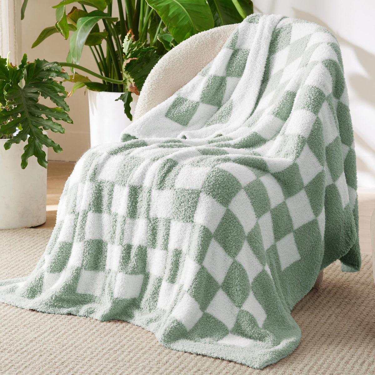 Bedsure Super Soft Knit Twin Blanket - Warm Cozy Reversible Checkerboard Green Blanket, Fluffy Fuzzy Plush Lightweight Print Bla