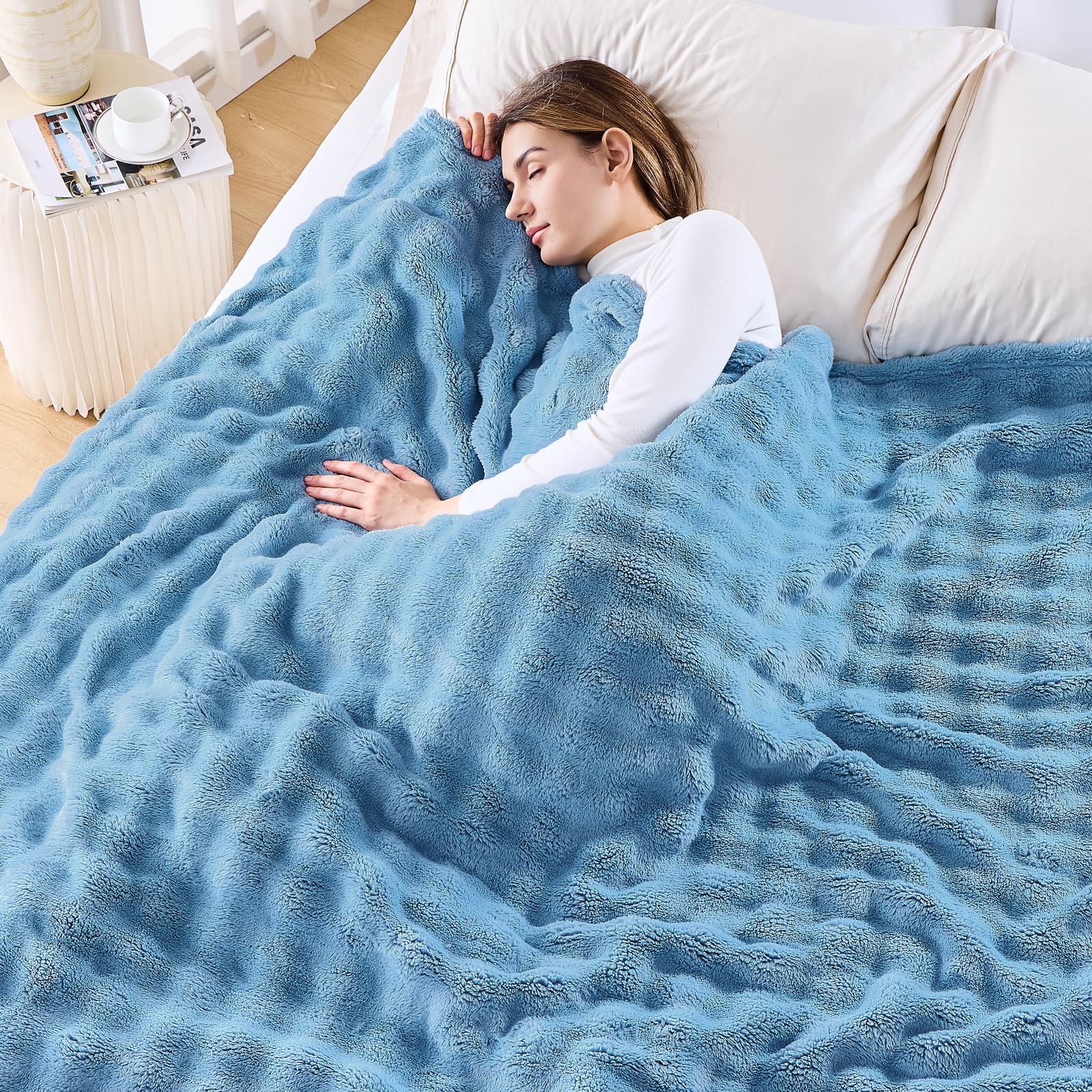 Newcosplay King Blanket For Couch Blue Super Soft Flannel Fleece 3D Bubble Lightweight Bed Blanket All Season Use (Blue, King(90