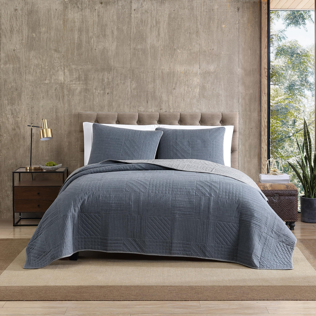 Eddie Bauer - Twin Quilt Set, Reversible Bedding With Matching Sham, Lightweight Home Decor For All Seasons (Hidden Lake Blue, T