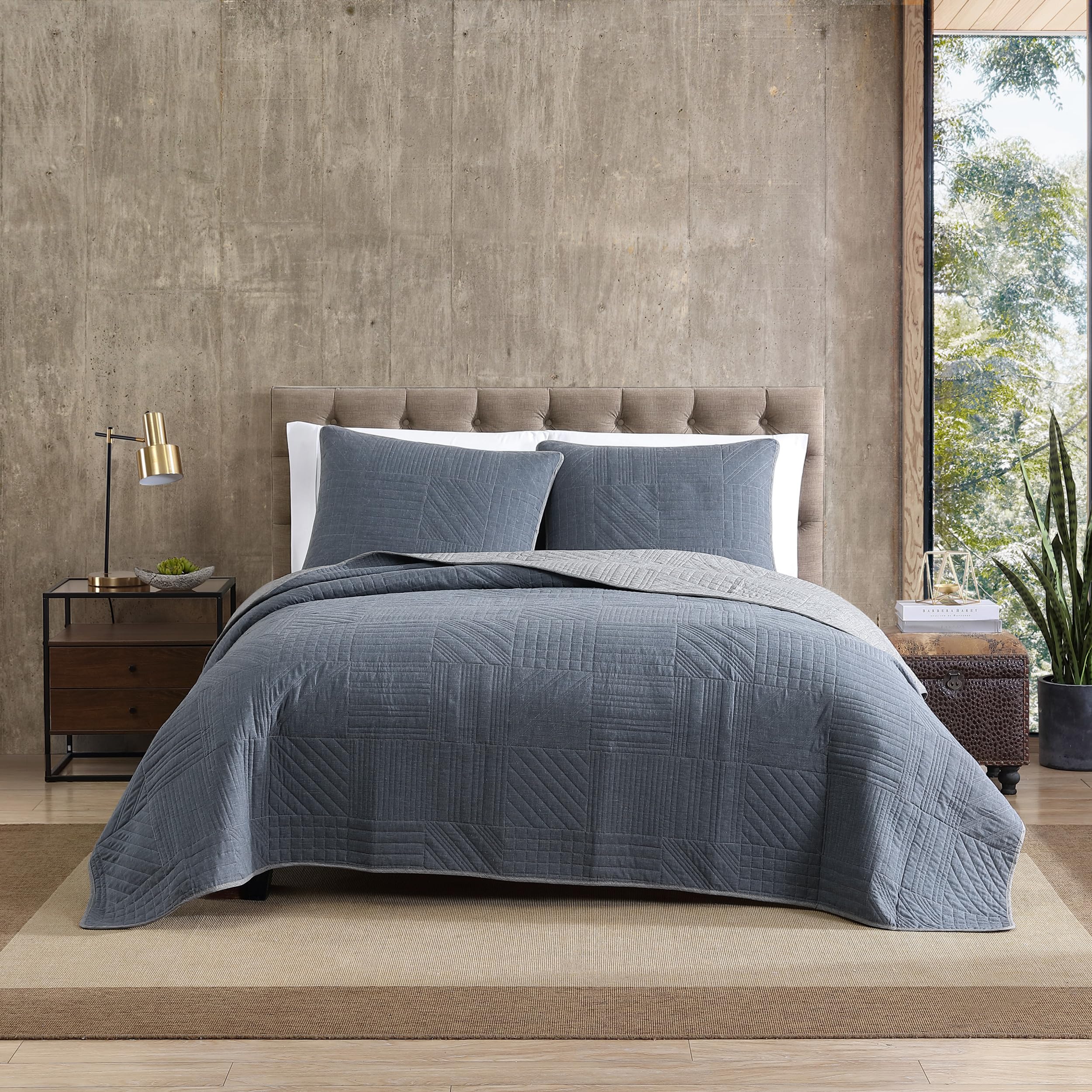 Eddie Bauer - Twin Quilt Set, Reversible Bedding With Matching Sham, Lightweight Home Decor For All Seasons (Hidden Lake Blue, T