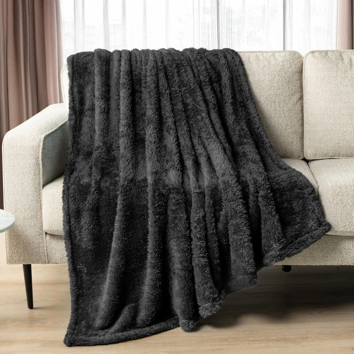 Pavilia Sherpa Throw Blanket For Couch Sofa, Black Fluffy Warm Plush Blanket For Twin Bed, Cozy Super Soft Lightweight Throw, Fu