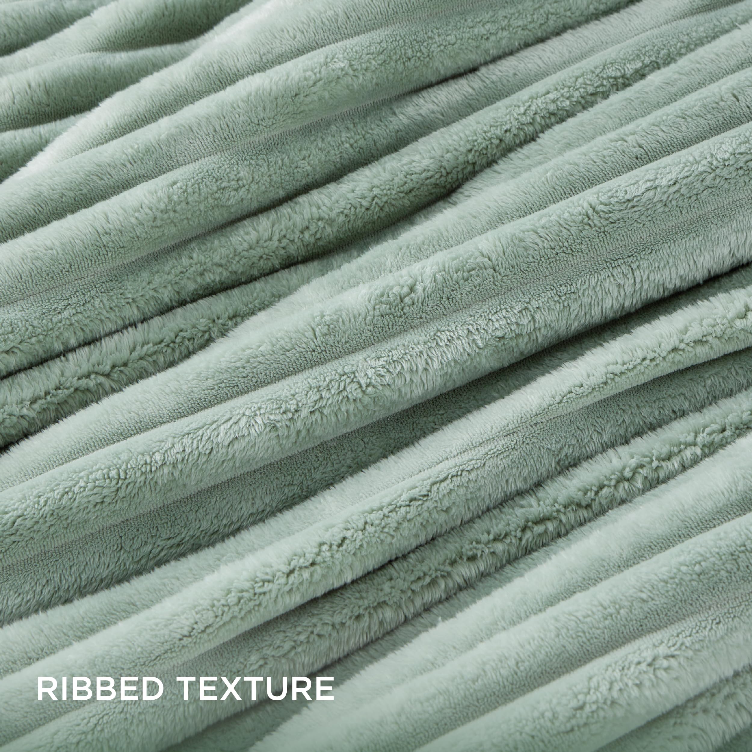 Bedsure Fluffy Comforter Set King Size - Super Soft Faux Fur Bed Set Sage Green, Winter Warm Plush Fleece Bedding, 3 Pieces, 1 Shaggy Fuzzy King Comforter With 2 Pillowcases