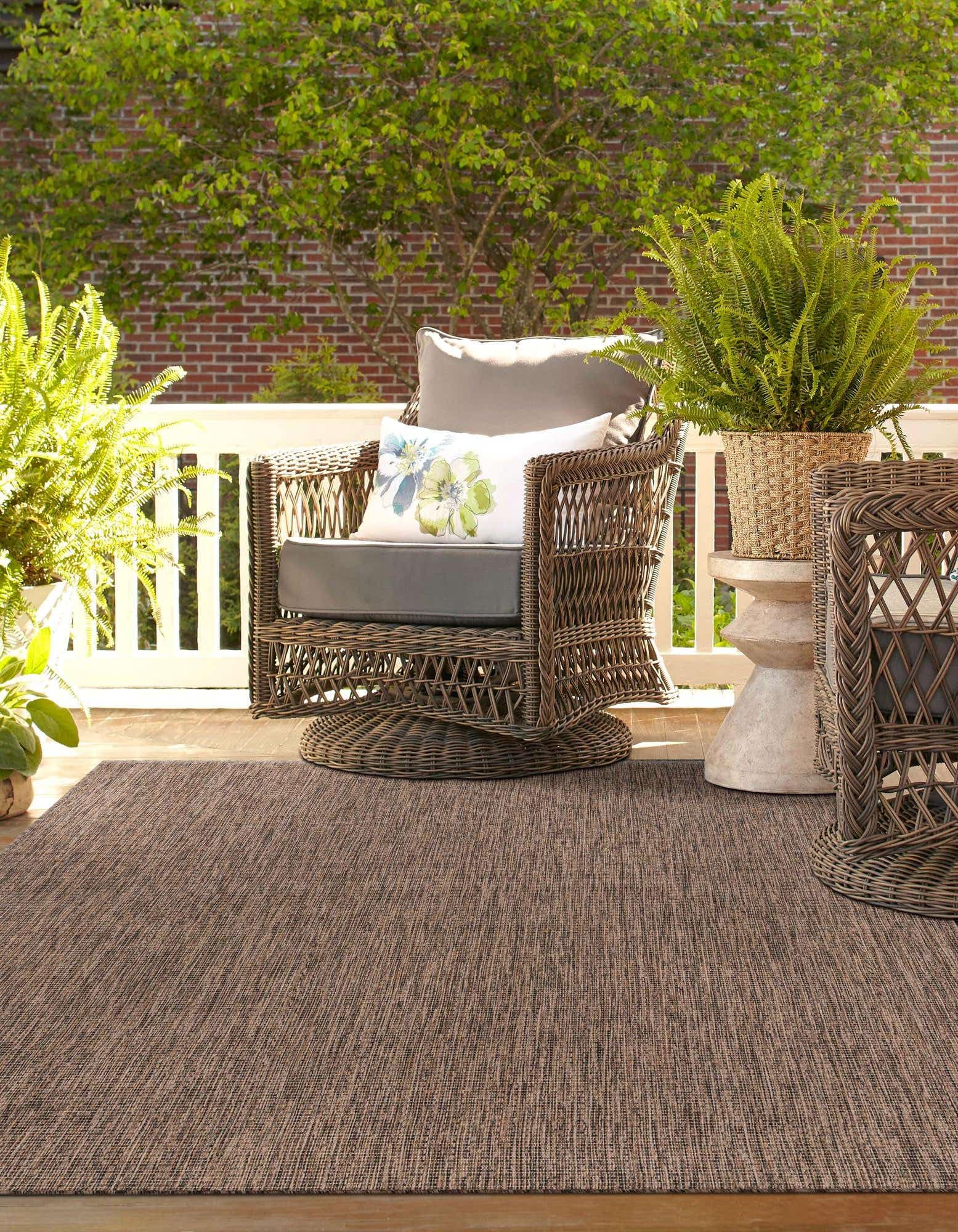 Unique Loom Outdoor Solid Collection Area Rug (5' 3'' X 7' 1'' Rectangle Light Brown/Ivory)