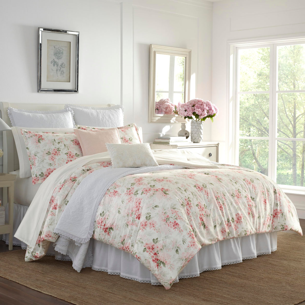 Laura Ashley - Queen Comforter Set, Luxury Bedding With Matching Shams, Stylish Home Decor For All Seasons (Wisteria Pink, Queen