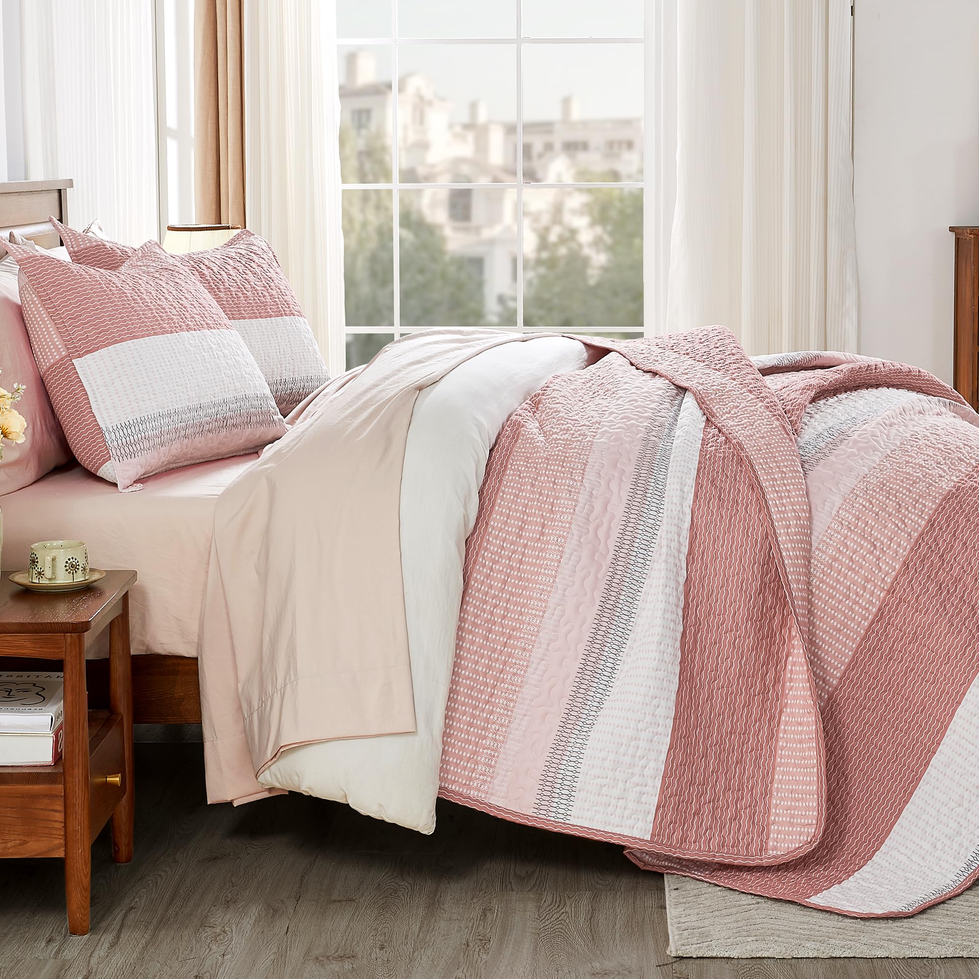 Andency Queen Quilt Bedding Set Blush Pink, 3 Pieces Patchwork Summer Striped Ultra Soft Lightweight Bedspreads, Coverlets Set With 2 Pillow Shams For All Seasons (90'X96')