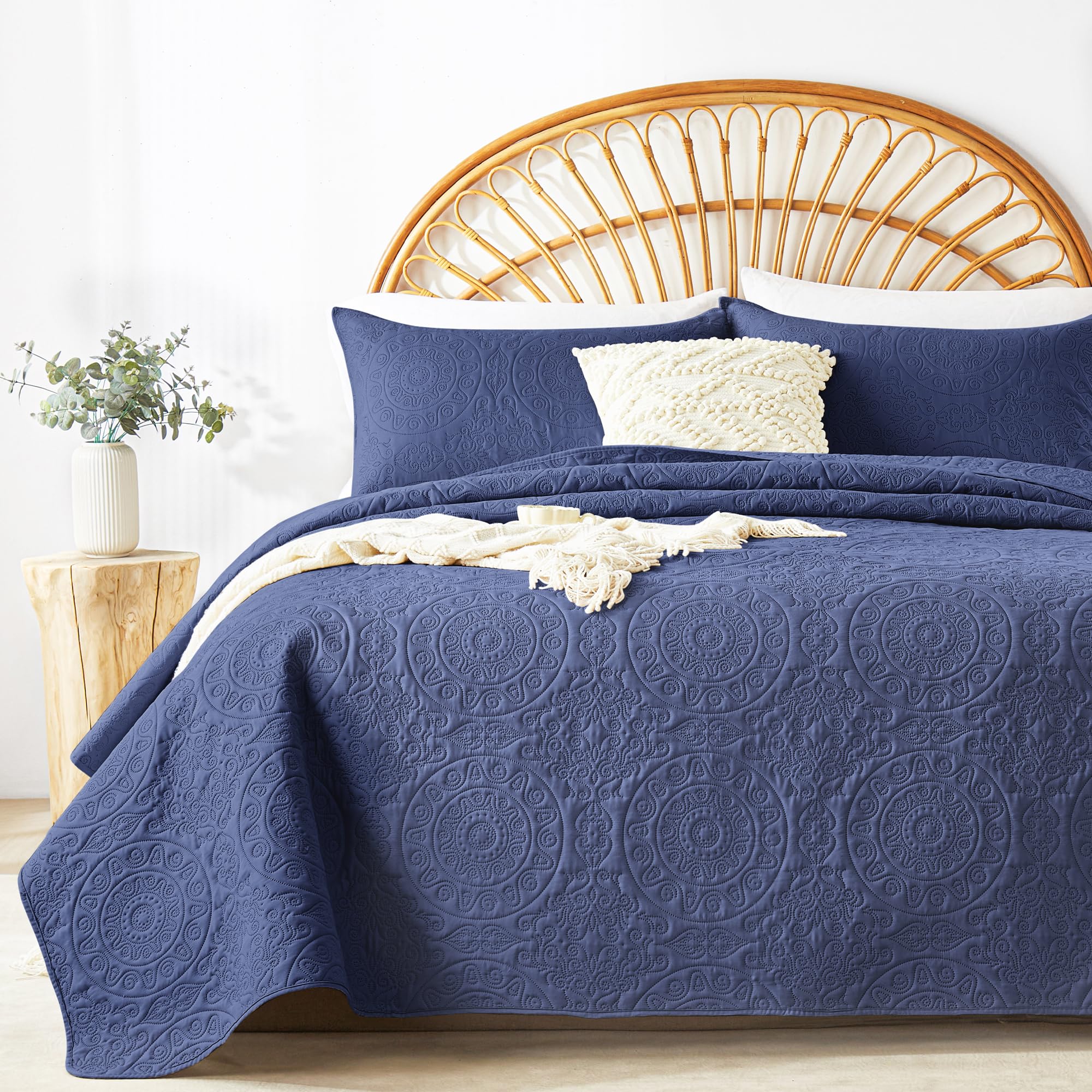Wuruibo Navy Blue Quilt Set King/Cal King Size, Embossing Microfiber Bedspreads With Pillow Sham, Ligthweight Breathable Thin Co