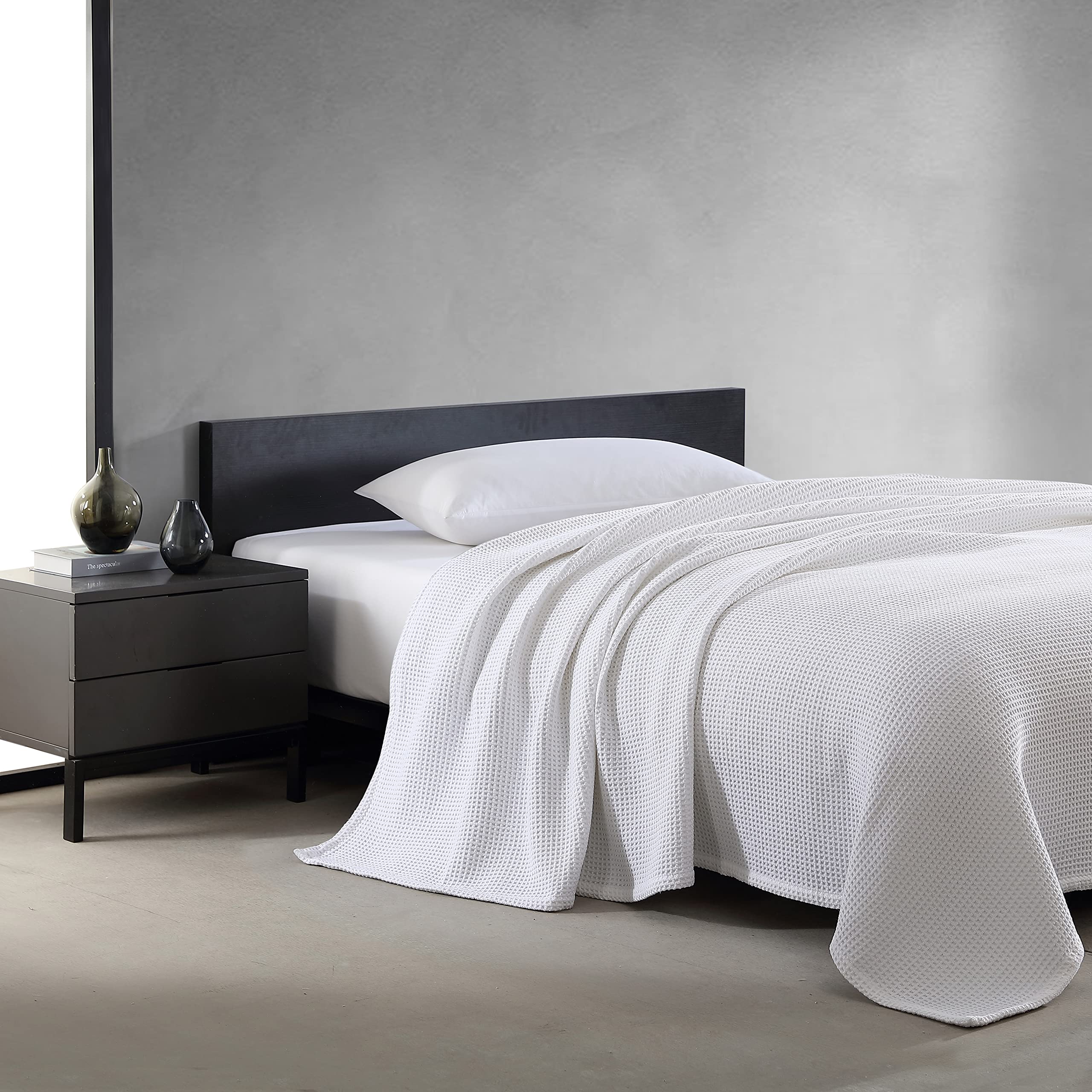 Vera Wang - Queen Blanket, Luxury Cotton Bedding, Soft Home Decor With Waffle Weave Knit (Waffleweave White, Queen)