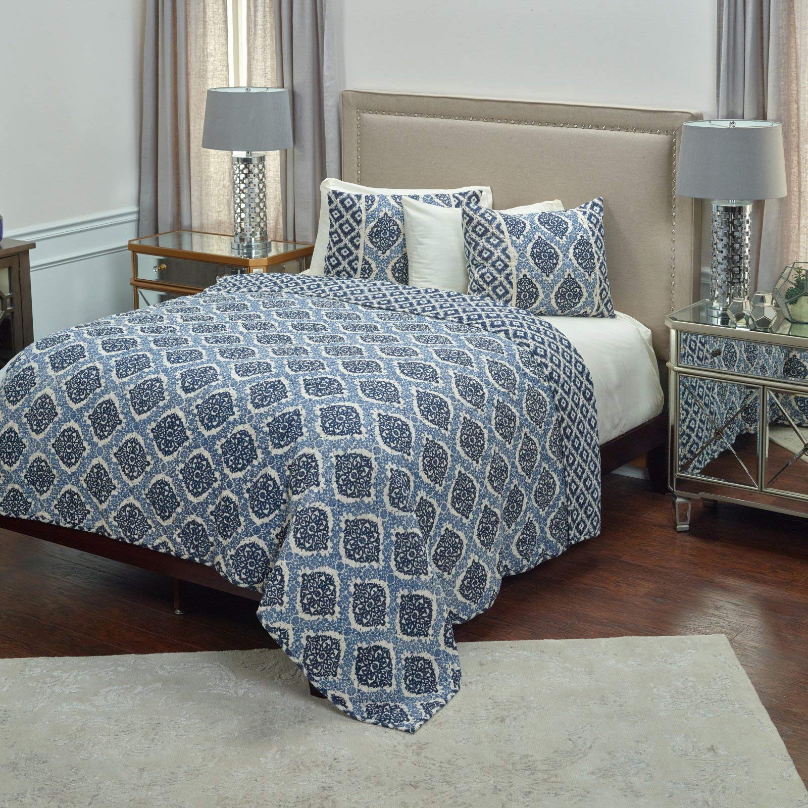 Rizzy Home | BQ4212 | Cotton Quilt | 106&quot;x92&quot; Blue/White/ Medallion
