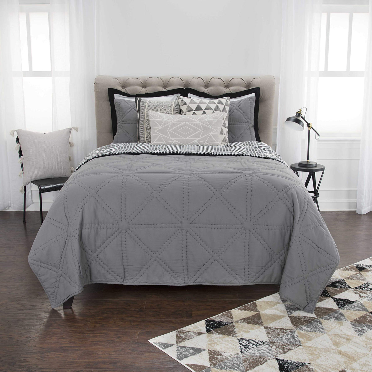 Rizzy Home | BQ4833 | Polyester Quilt | 90&quot;x92&quot; Gray/Neutral/ Solid