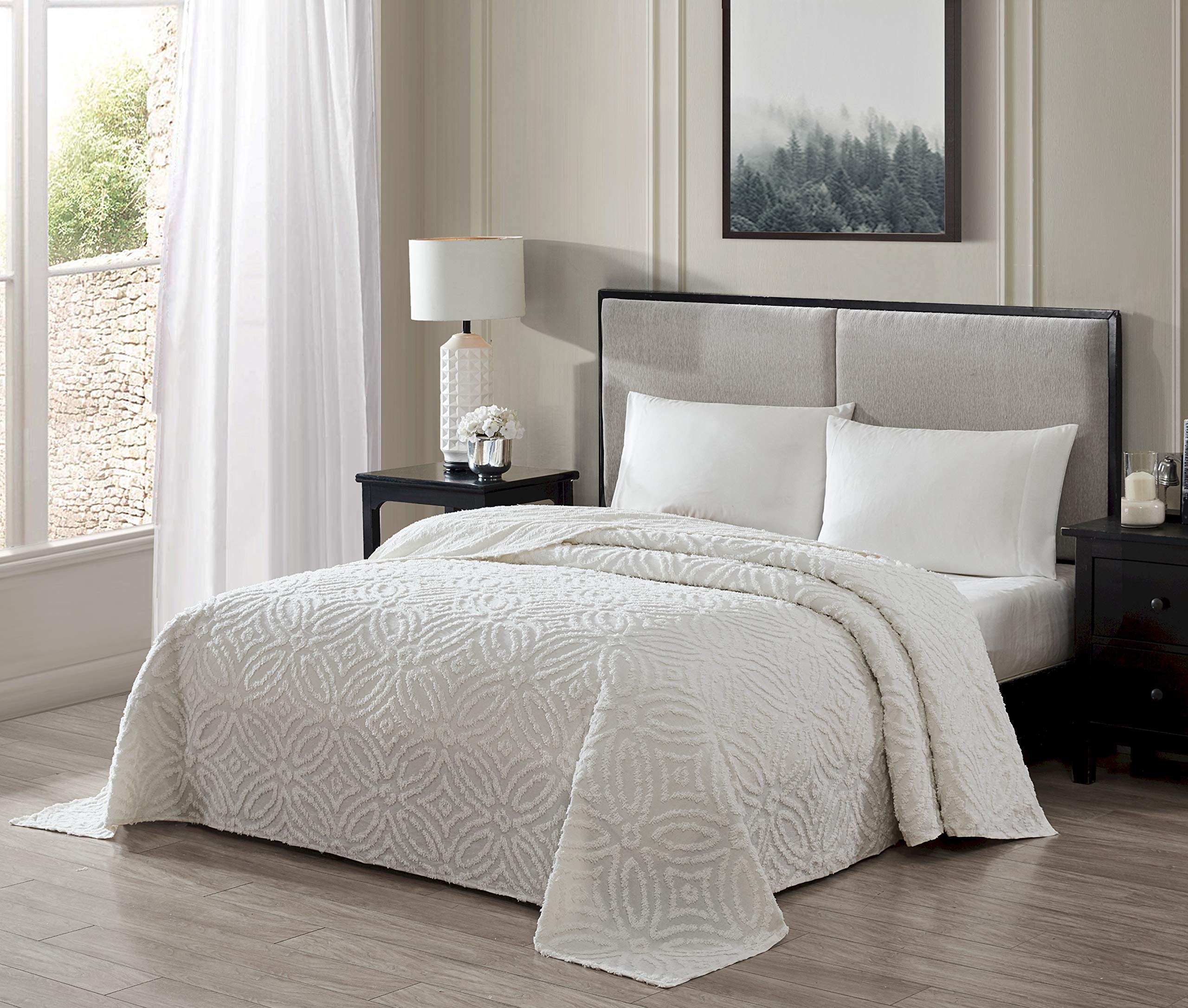 Beatrice Home Fashions Wedding Ring Chenille Bedspread, Full, Ivory