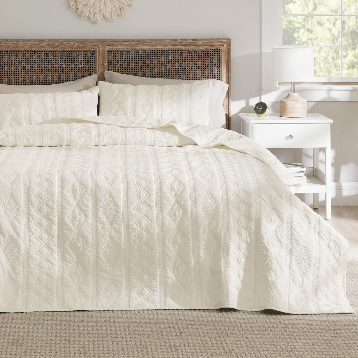 Bedsure 100% Cotton Quilt Set, Lightweight Queen Bedspread, Cream Yellow Cozy Bedding Coverlet 3-Piece with Pillow Shams in Geom